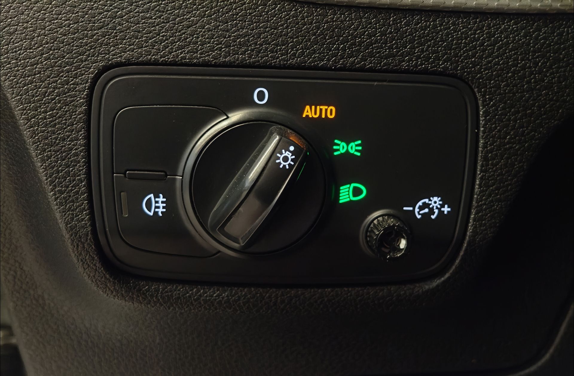 Audi Q2 30 TDI - foto 21