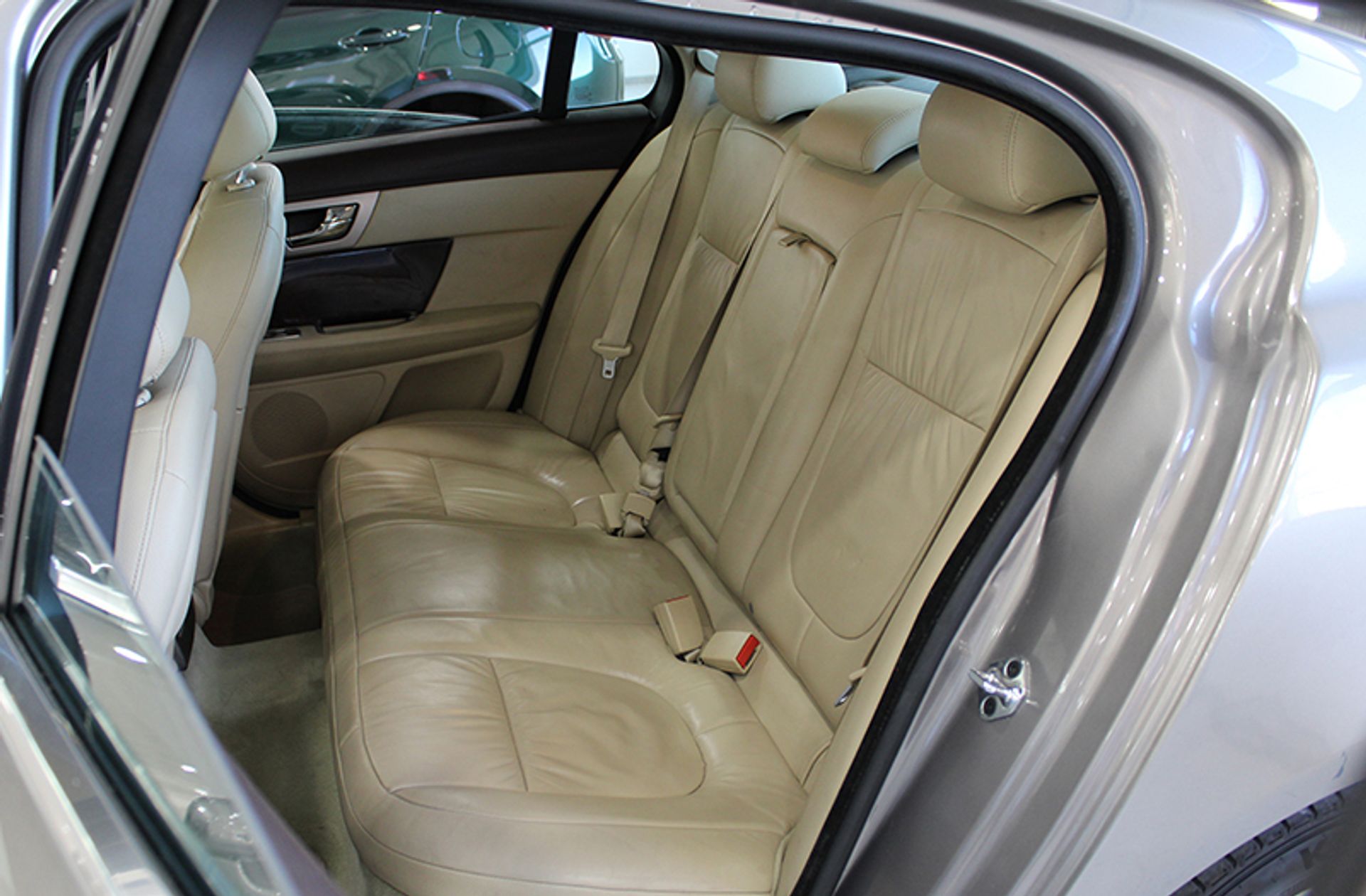 Jaguar XF 3.0 V6 Luxury - foto 10