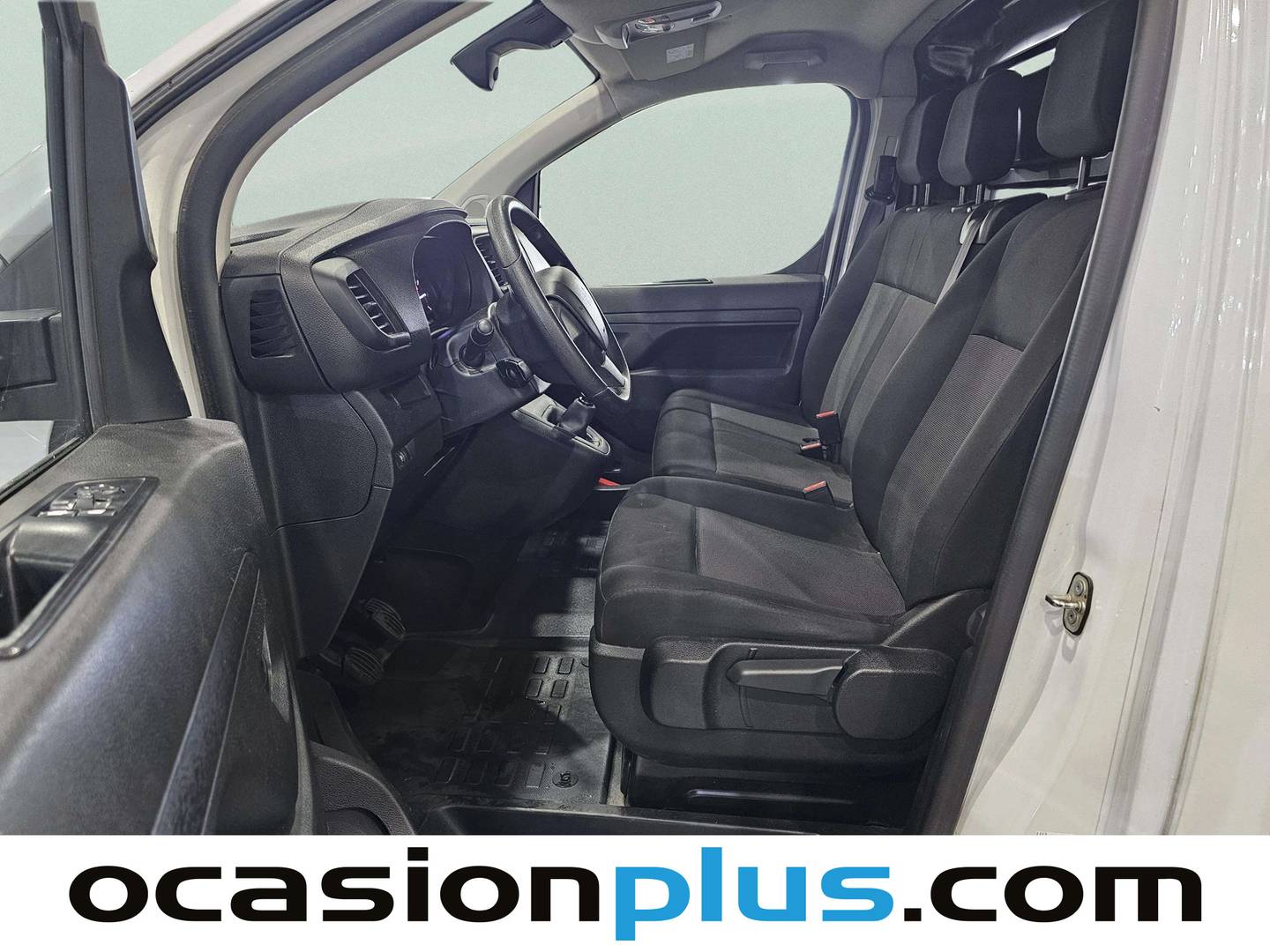 Foto asientos delanteros Peugeot Expert Peugeot Expert Furgon BlueHDi 100 Standard (102 CV)