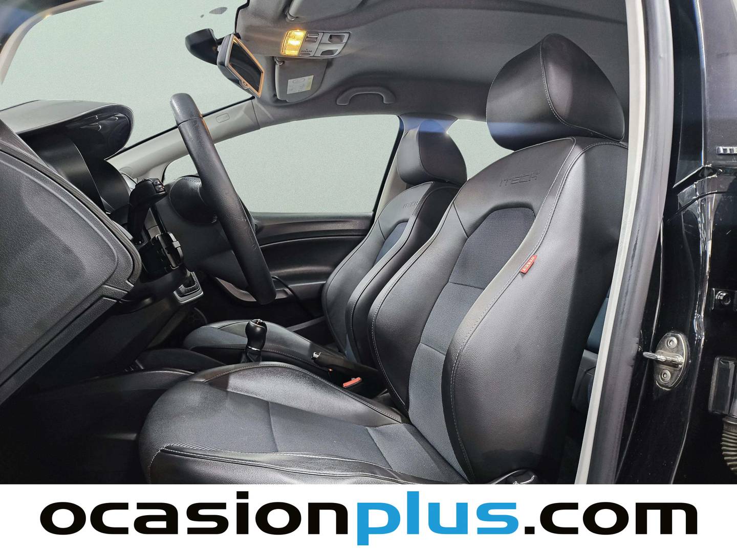 Foto asientos delanteros Seat Ibiza Seat Ibiza 1.2 TSI Style Tech (105 CV)