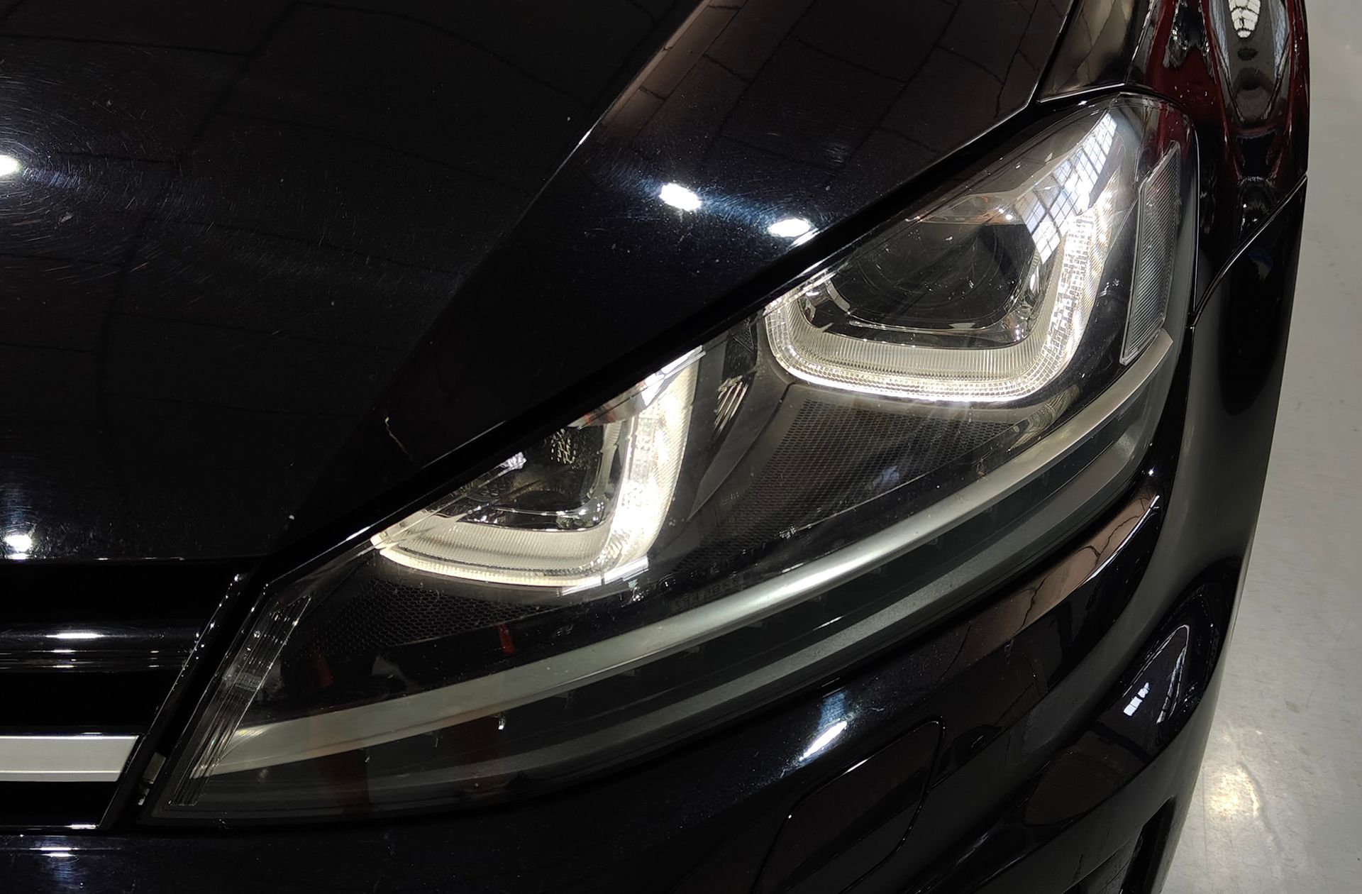 Volkswagen Golf R 2.0 TSI 4Motion - foto 12