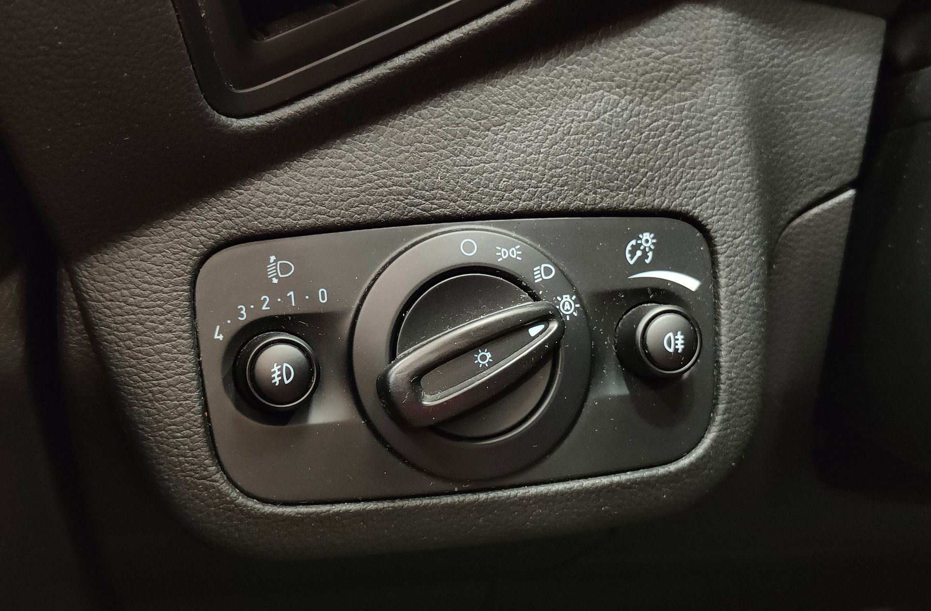 Ford Grand C-Max 1.0 EcoBoost Trend+ - foto 22