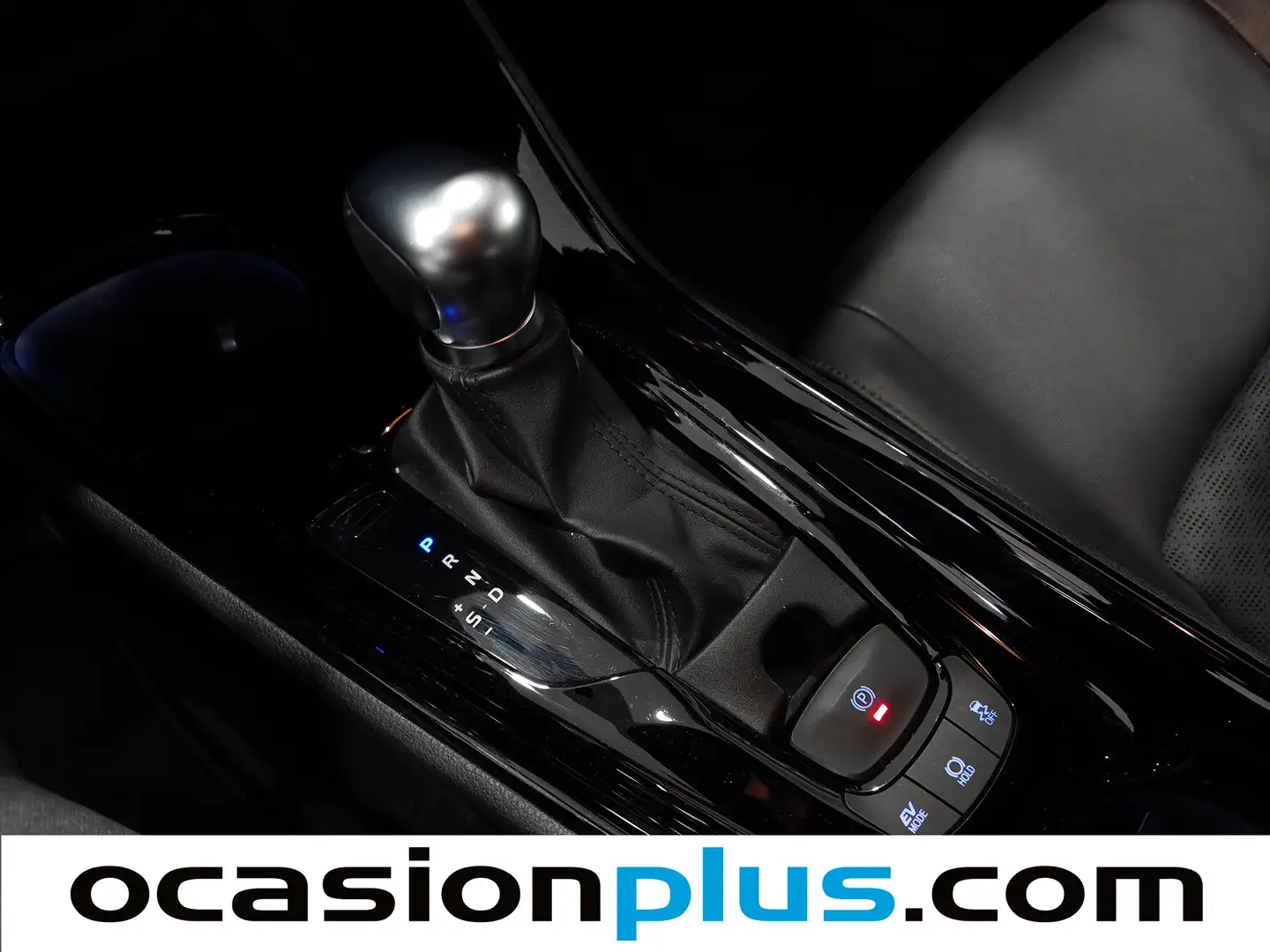 Foto Toyota C-HR Toyota C-HR 180H Advance  (184 CV)