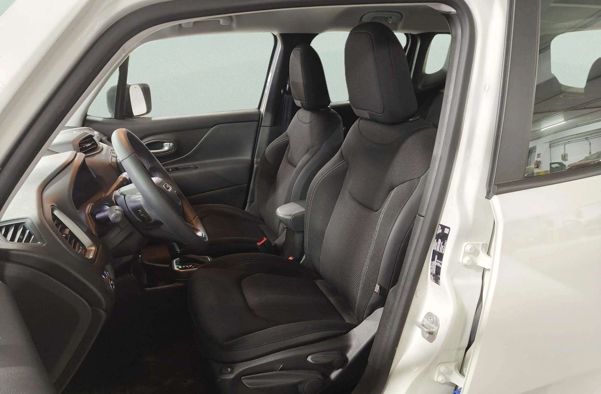 Jeep Renegade eHybrid 1.5 Altitude DCT - foto 13