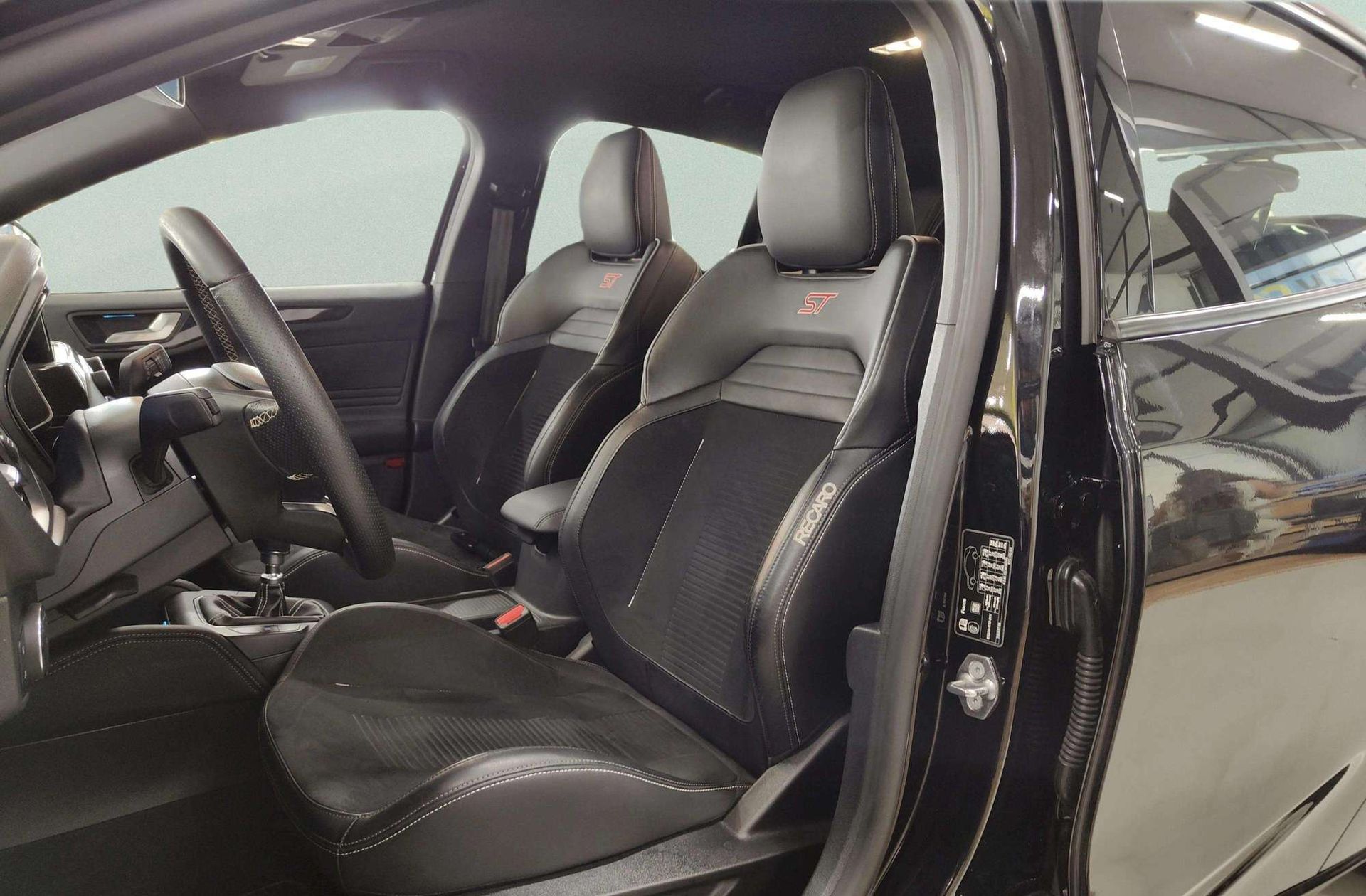 Ford Focus 2.3 EcoBoost ST 3 - foto 13