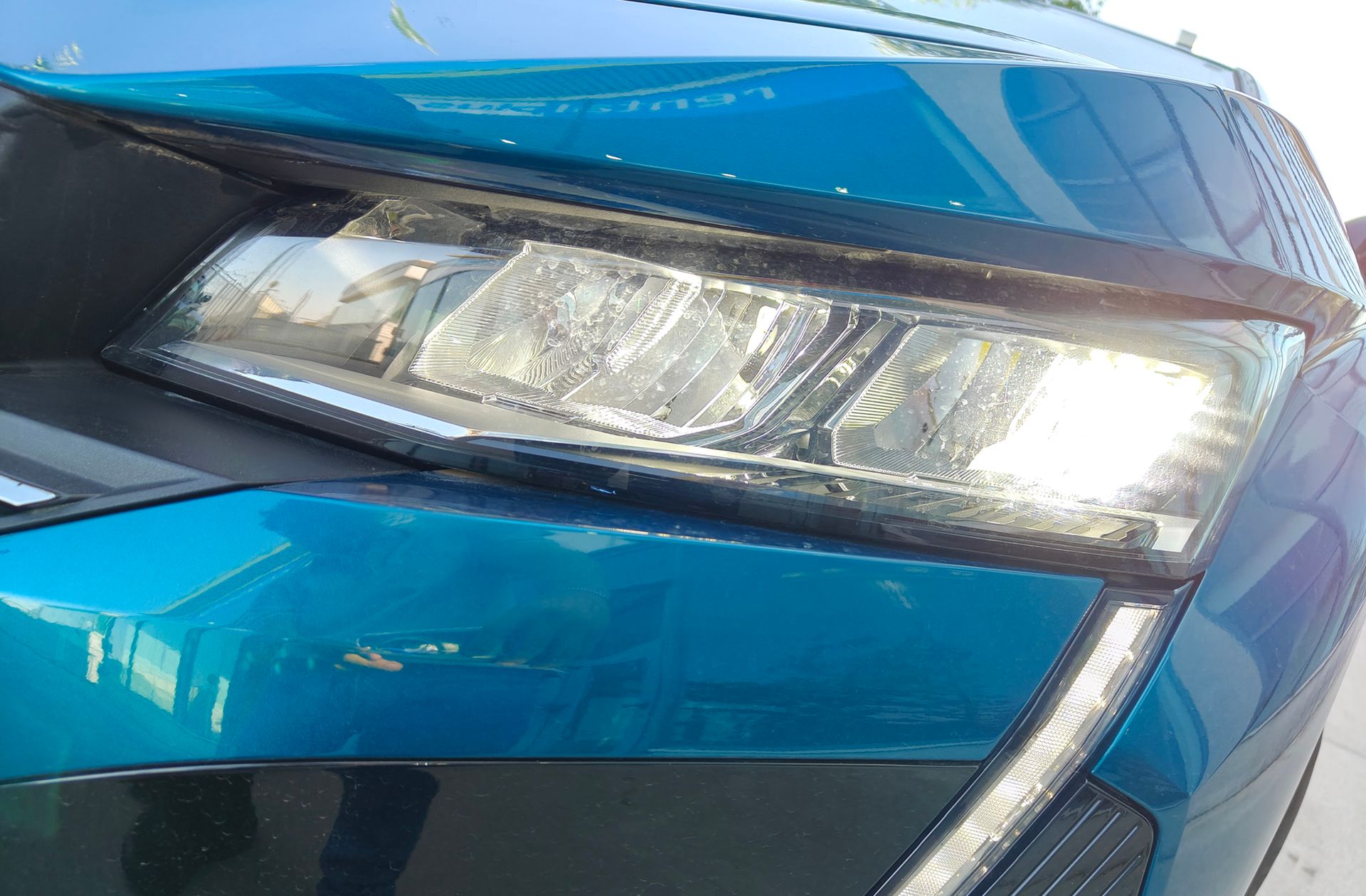 Peugeot 408 Allure Hybrid eDCS6 - foto 13