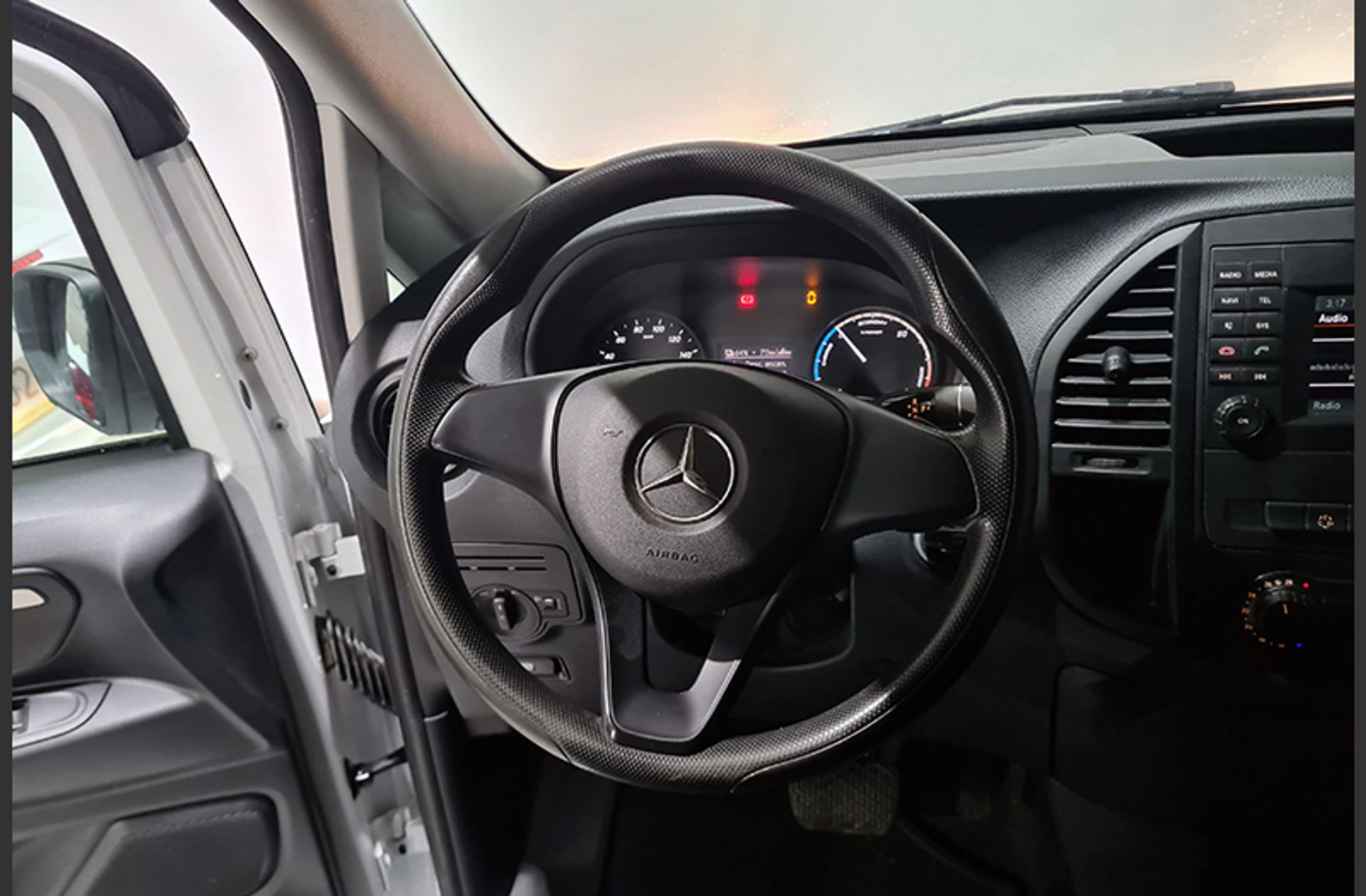 Mercedes-Benz Vito Furgon e-Vito 111 Larga - foto 19