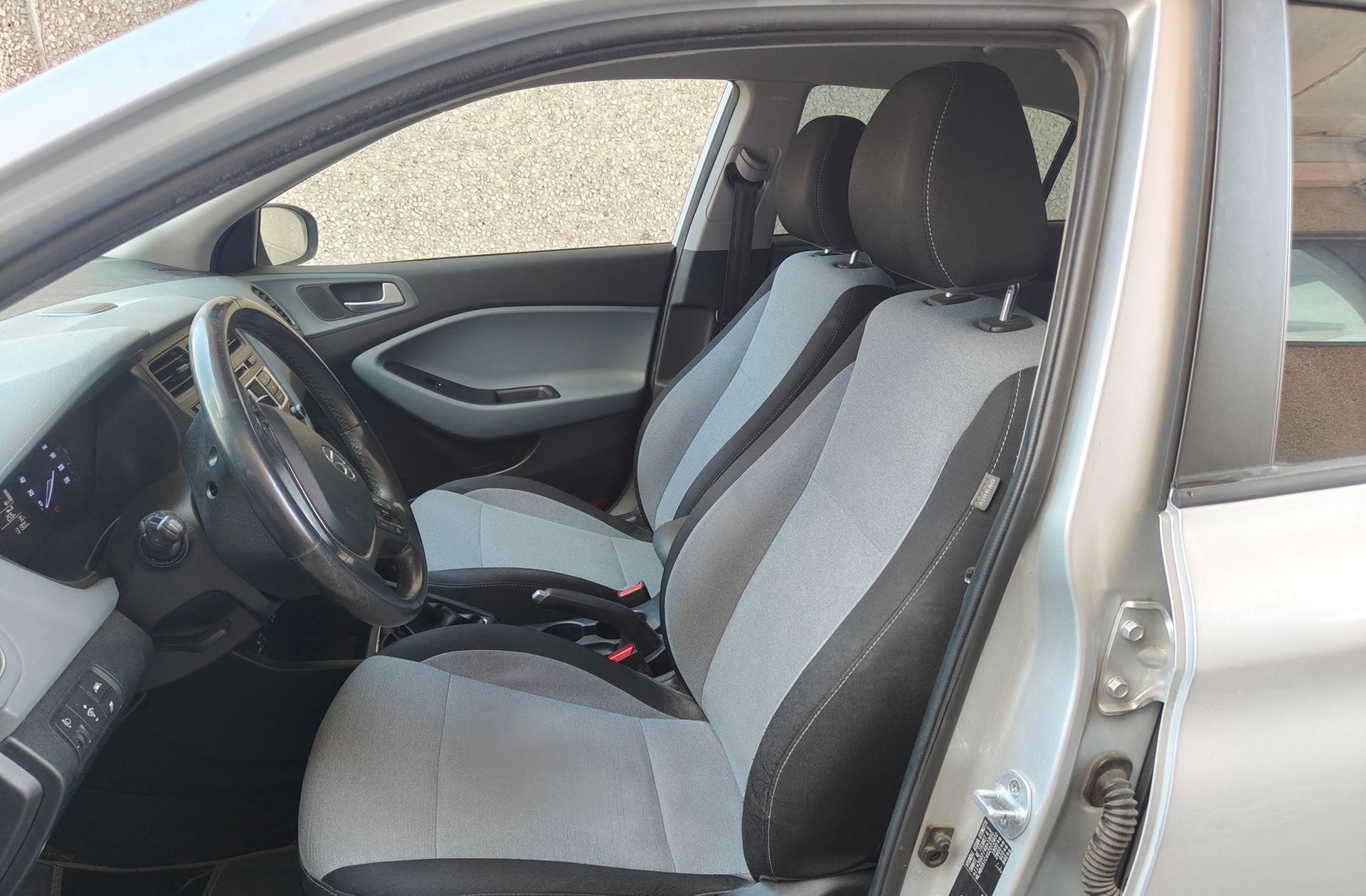 Hyundai i20 1.4 MPI Tecno - foto 8