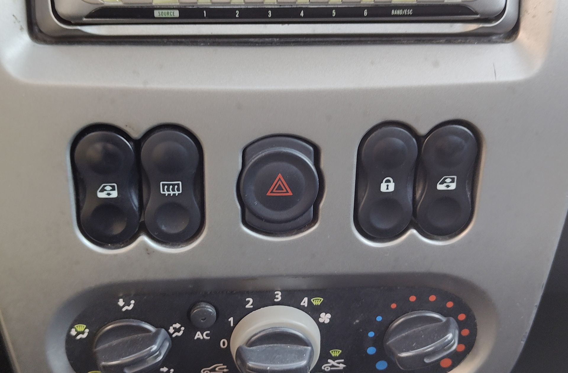 Dacia Logan Ambiance 1.5 dCi - foto 22
