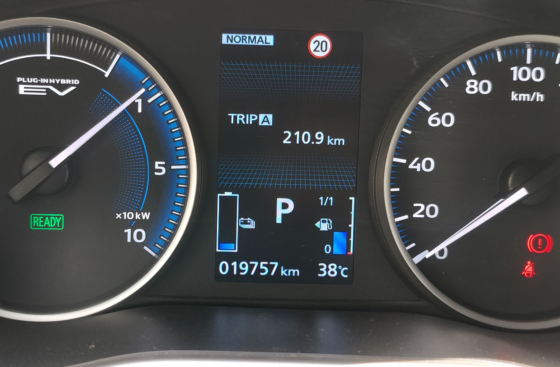 Mitsubishi Eclipse Cross 2.4 PHEV Kaiteki 4WD - foto 14