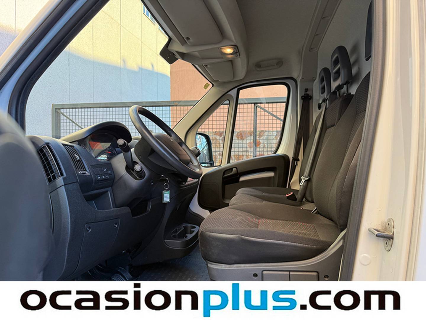 Foto Peugeot Boxer Peugeot Boxer Furgon BlueHDi 140 S&S 435 L3H3 (140 CV)