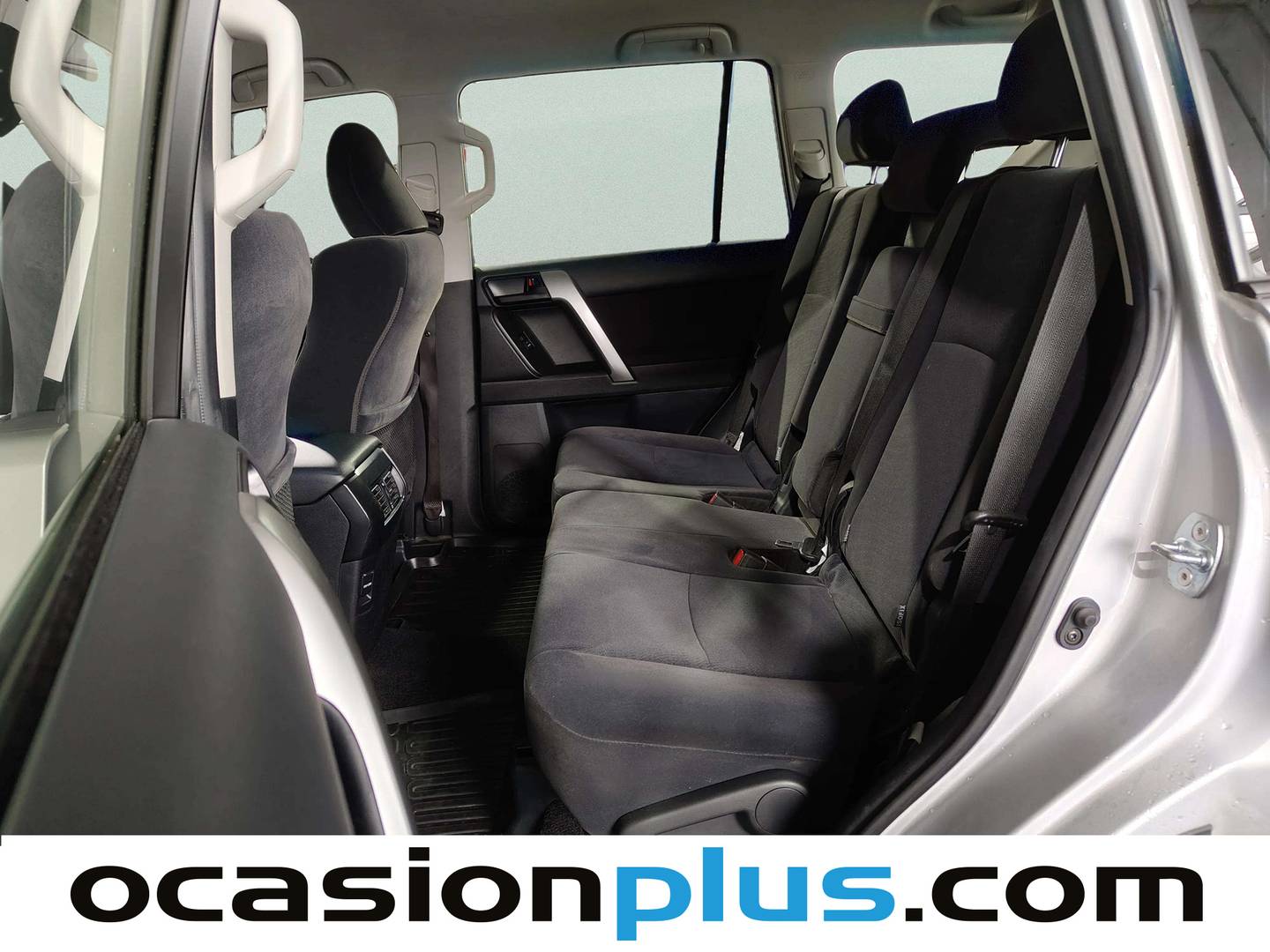 Foto asientos traseros Toyota Land Cruiser Toyota Land Cruiser 2.8 D-4D VX Auto (204 CV) 7 Plazas