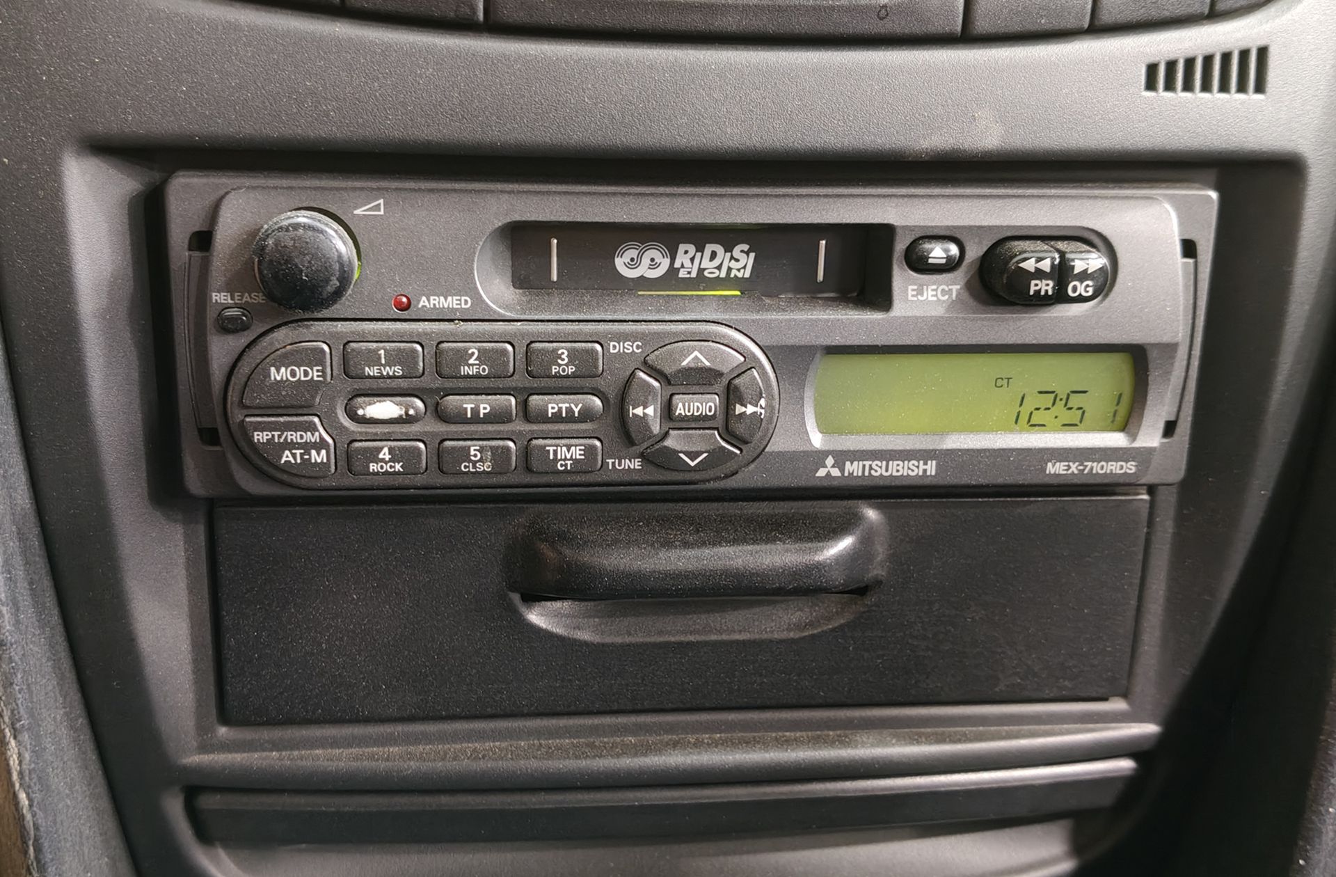 Mitsubishi Carisma 1.8 LS GDI - foto 22