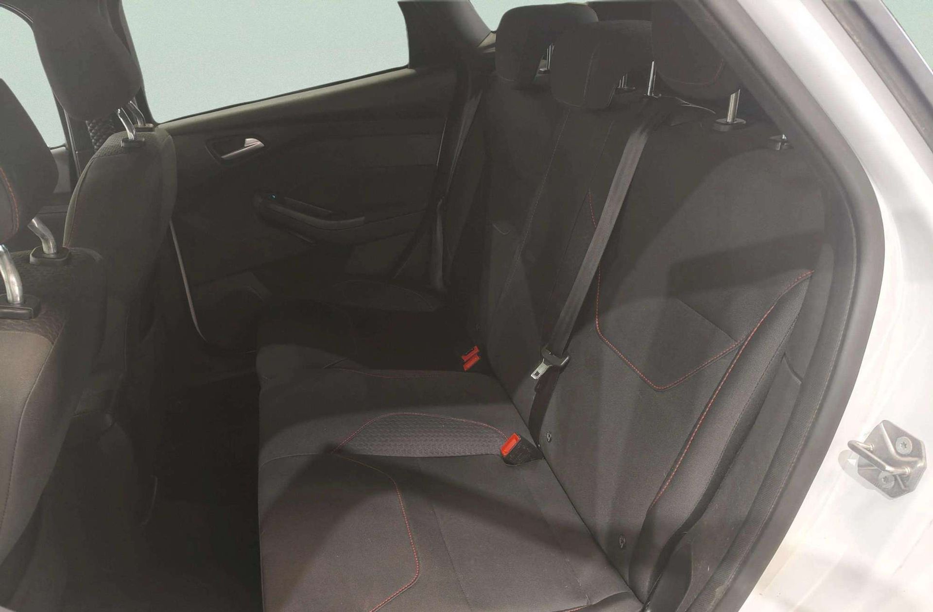 Ford Focus 1.0 EcoBoost ST-Line - foto 11