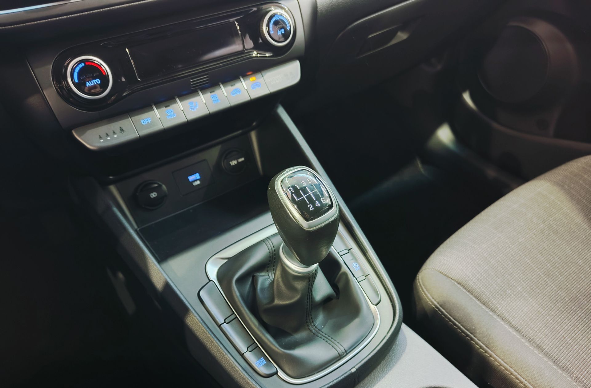 Hyundai Kona 1.0 T-GDi 48V Maxx 4x2 - foto 5