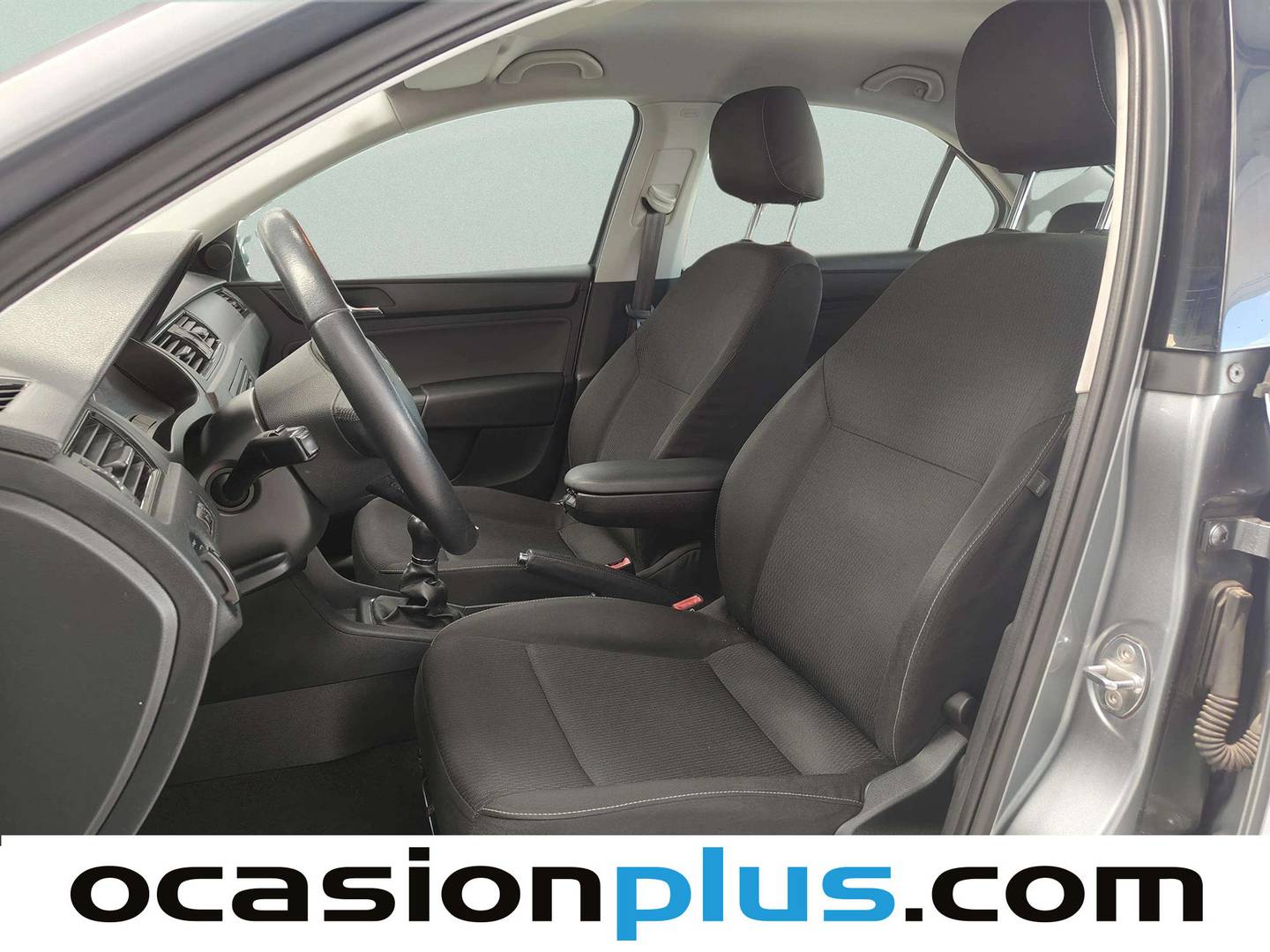 Foto asientos delanteros Skoda Rapid Skoda Rapid 1.6 TDI CR Ambition (105 CV)