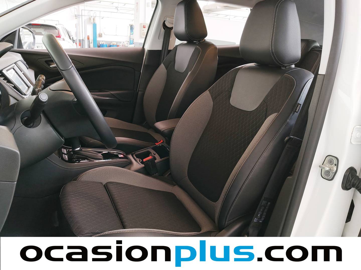 Foto asientos delanteros Opel Grandland X Opel Grandland X 1.2 Turbo S&S Design Line Auto (130 CV)