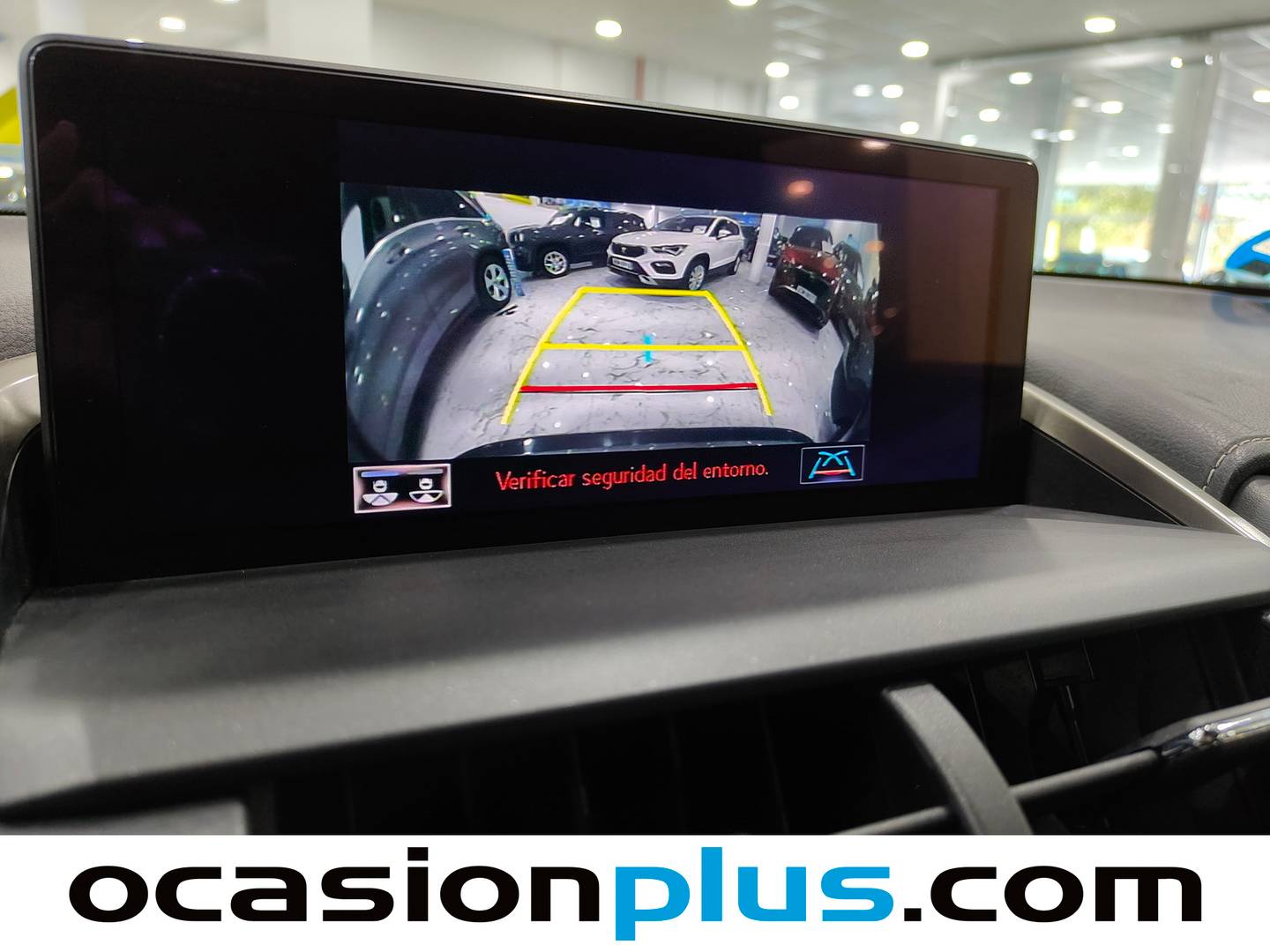 Acabados Lexus NX Lexus NX 300h Executive Navigation 4WD (197 CV)