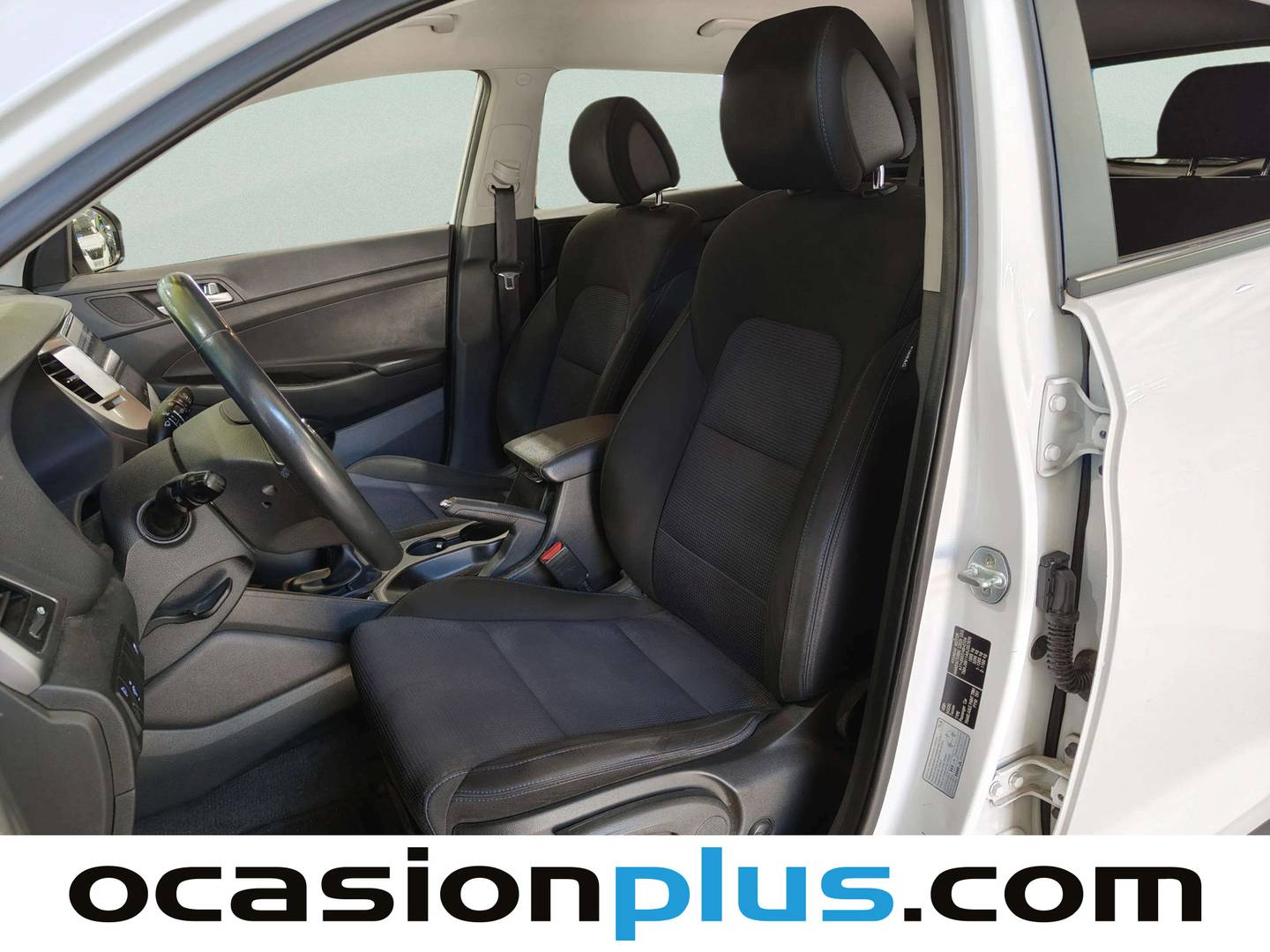Foto asientos delanteros Hyundai Tucson Hyundai Tucson 1.6 GDI BlueDrive 25 Aniversario 4x2 (131 CV)