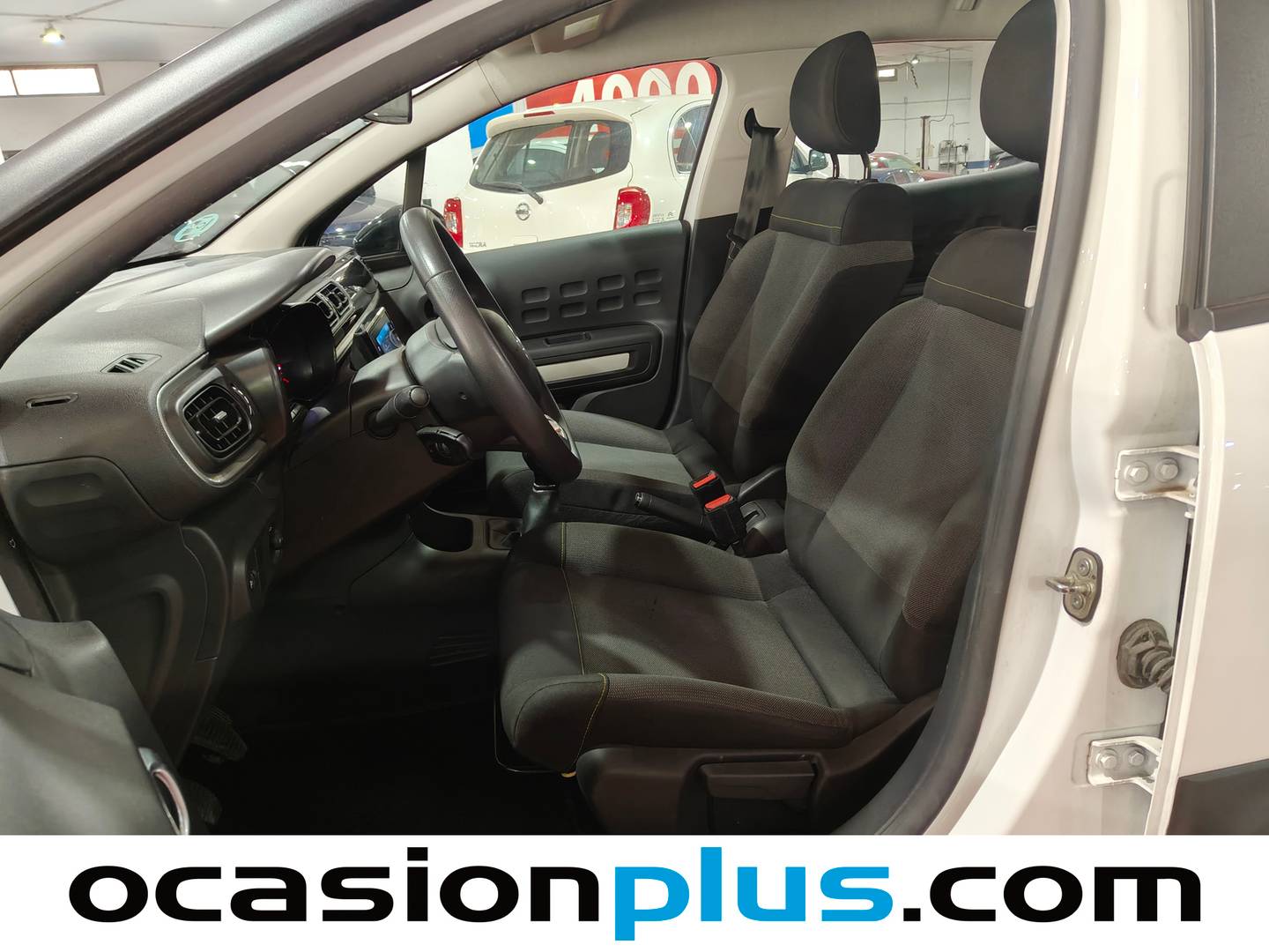 Foto asientos delanteros Citroën C3 Citroën C3 PureTech 83 Feel (83 CV)