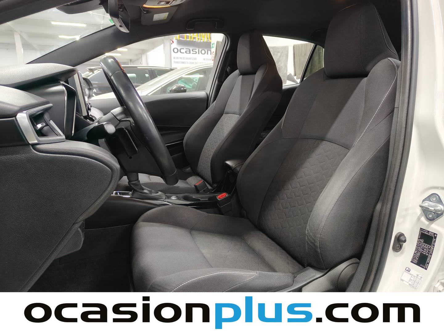 Foto asientos delanteros Toyota Corolla Toyota Corolla 180H FEEL! E-CVT (180 CV)