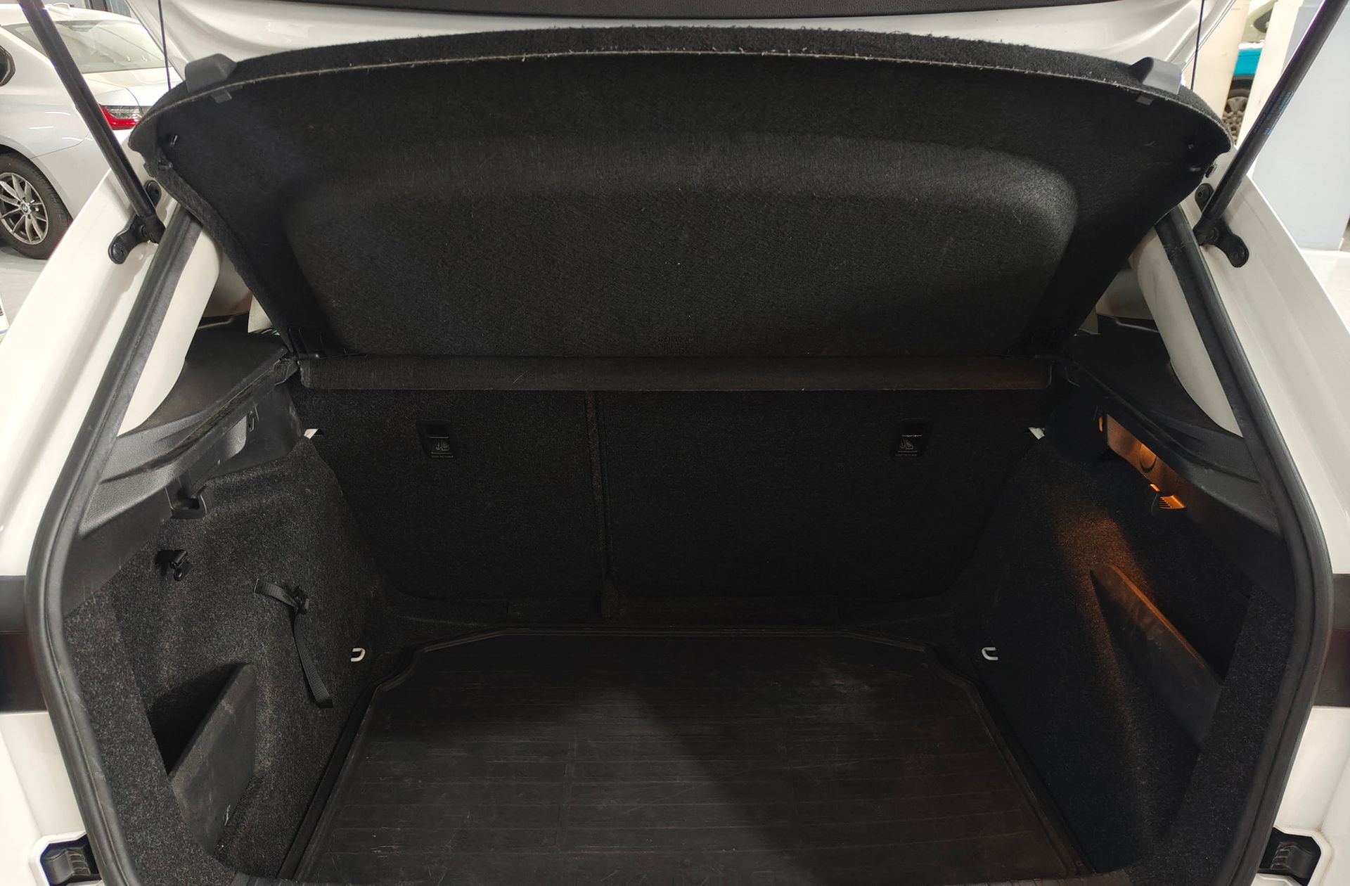 Škoda Kamiq 1.0 TSI Active - foto 16