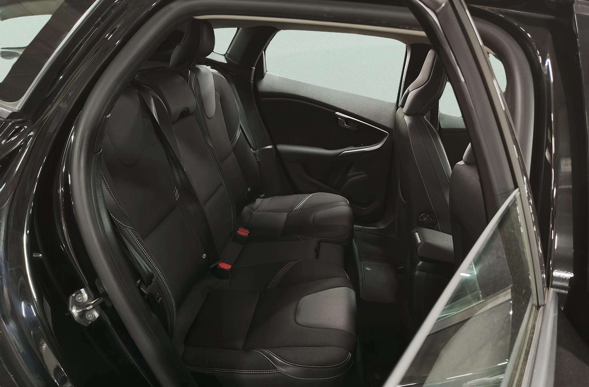 Volvo V40 2.0 D3 Momentum - foto 15