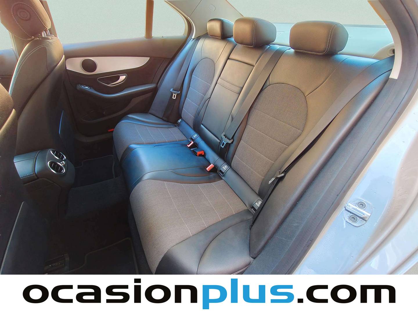 Foto asientos traseros Mercedes Clase C Mercedes Clase C 220 d AMG Line (170 CV)