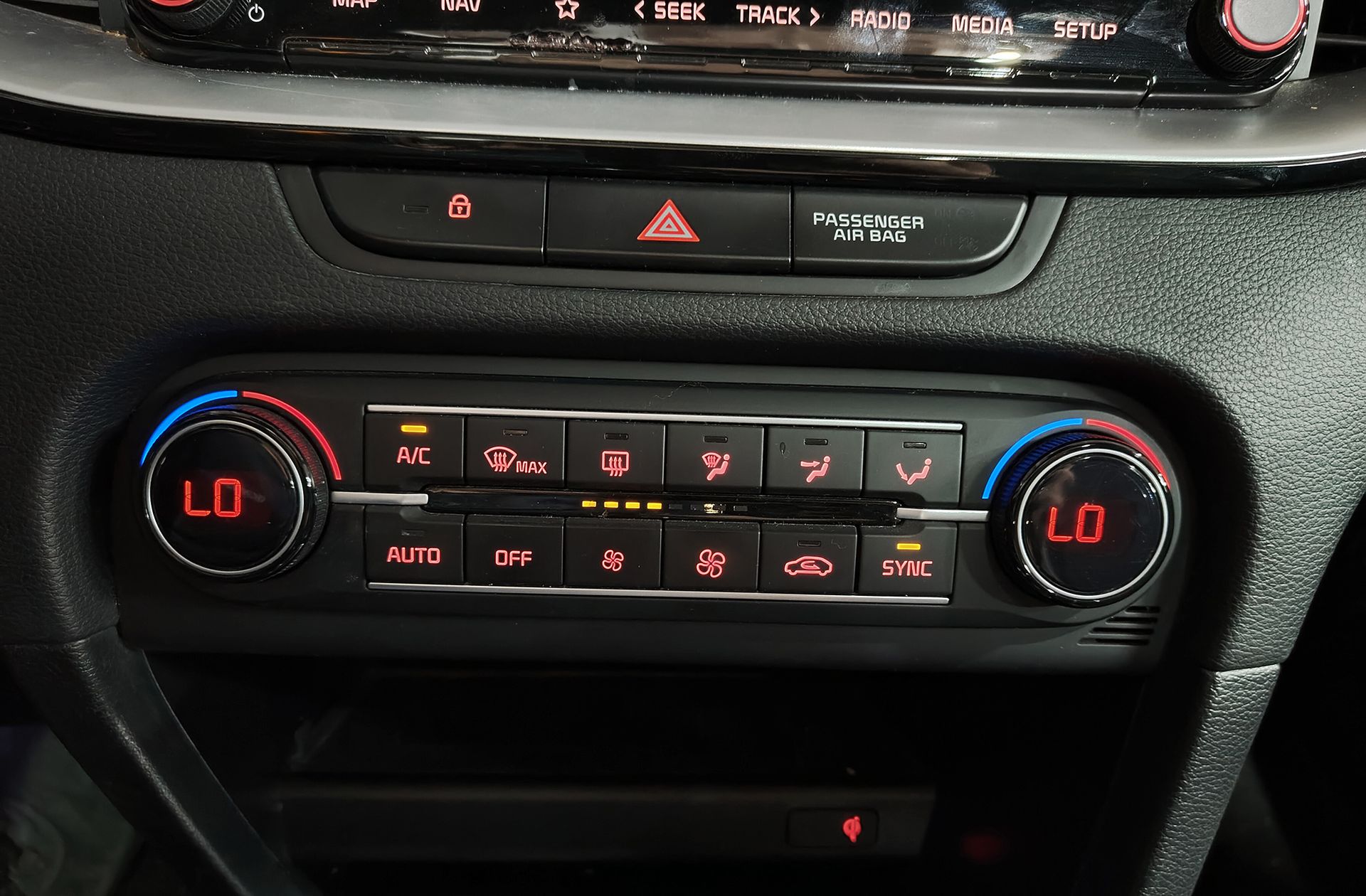 Kia XCeed 1.6 MHEV iMT Emotion - foto 33