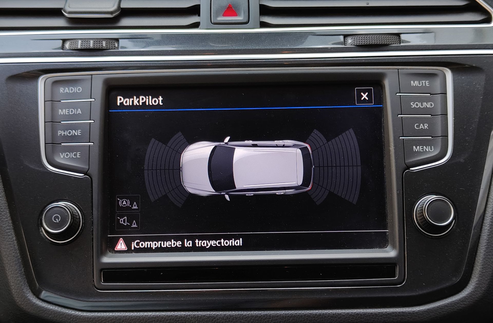 Volkswagen Tiguan Edition 2.0 TDI BMT - foto 8