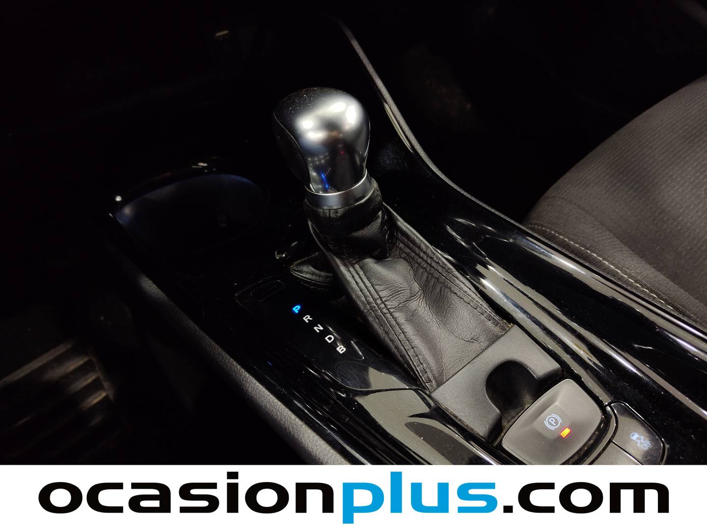 Foto Toyota C-HR Toyota C-HR 1.8 125H Advance (122 CV)