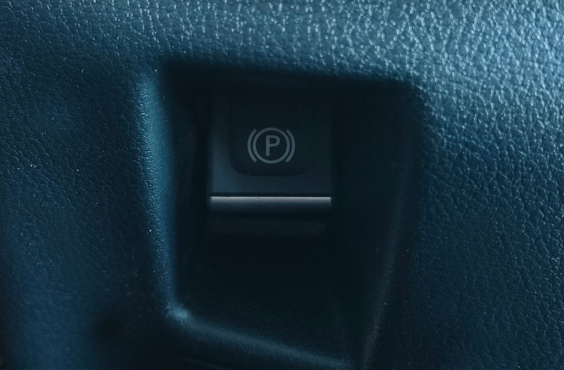 Lexus UX 250h Premium - foto 34