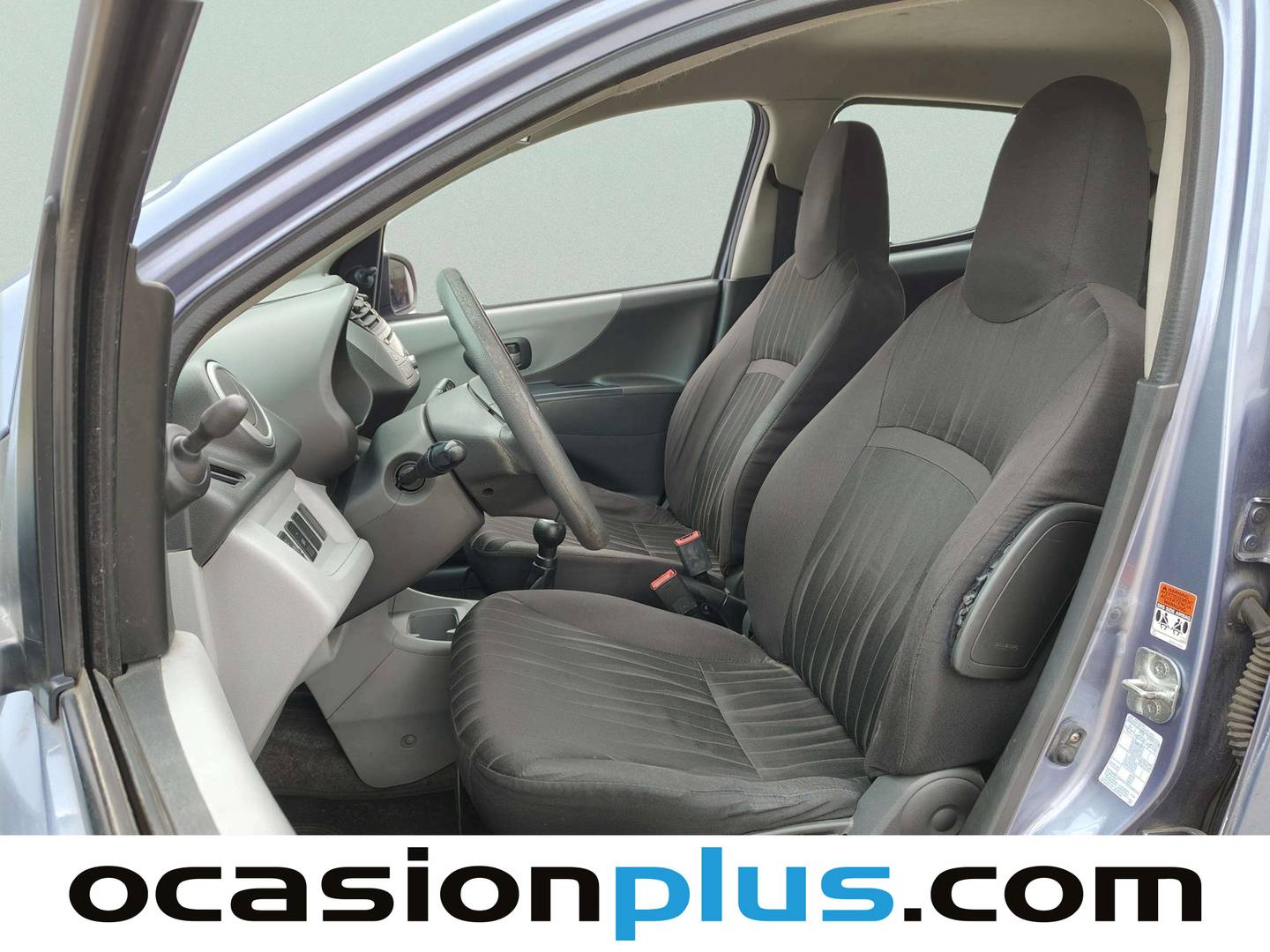 Foto asientos delanteros Nissan Pixo Nissan Pixo 1.0G VISIA (68 CV)