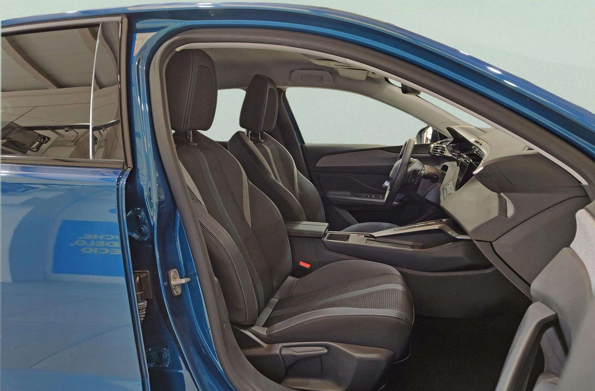 Peugeot 408 Allure Hybrid eDCS6 - foto 18