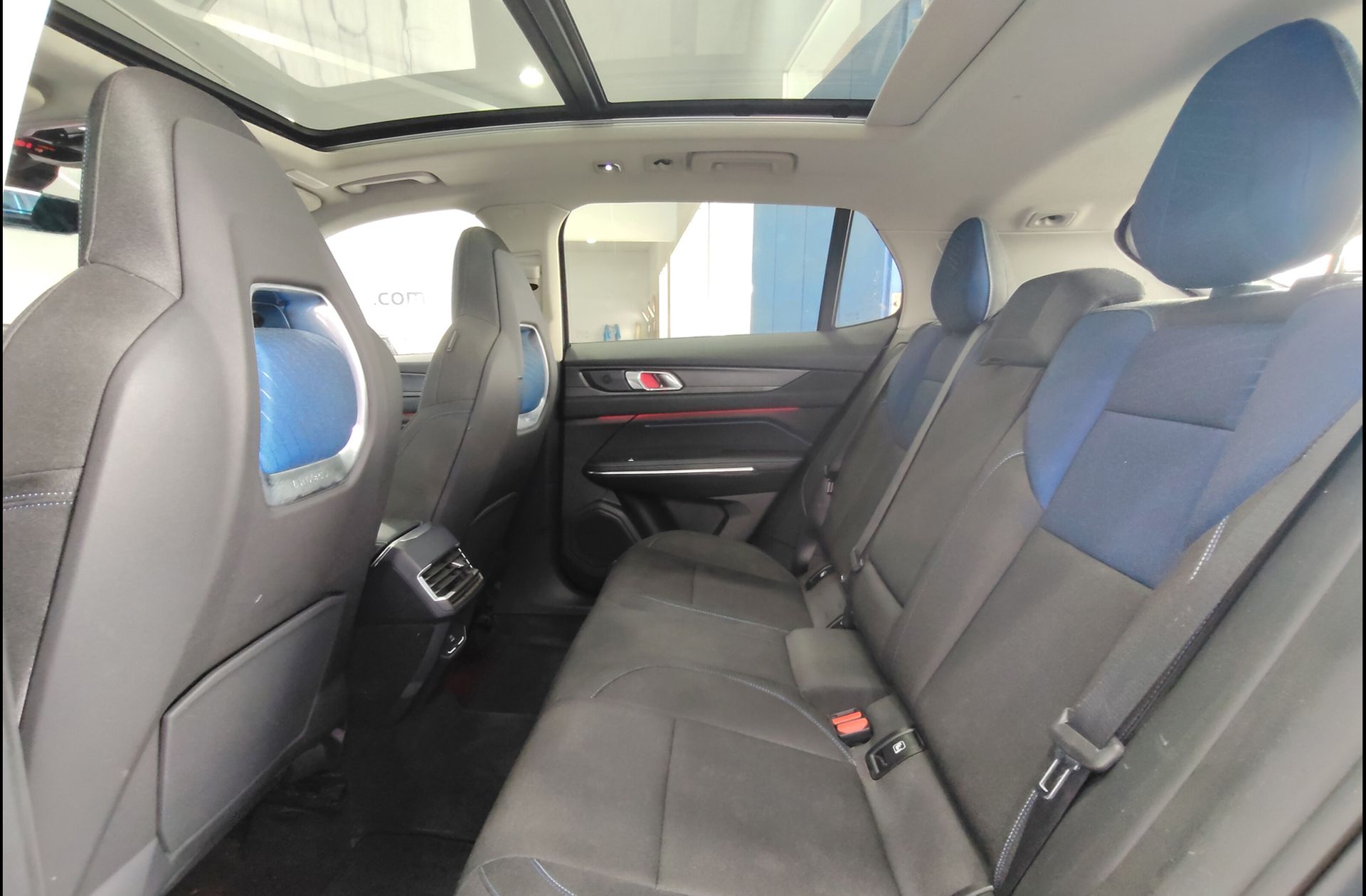 Lynk & Co 01 1.5 PHEV - foto 13