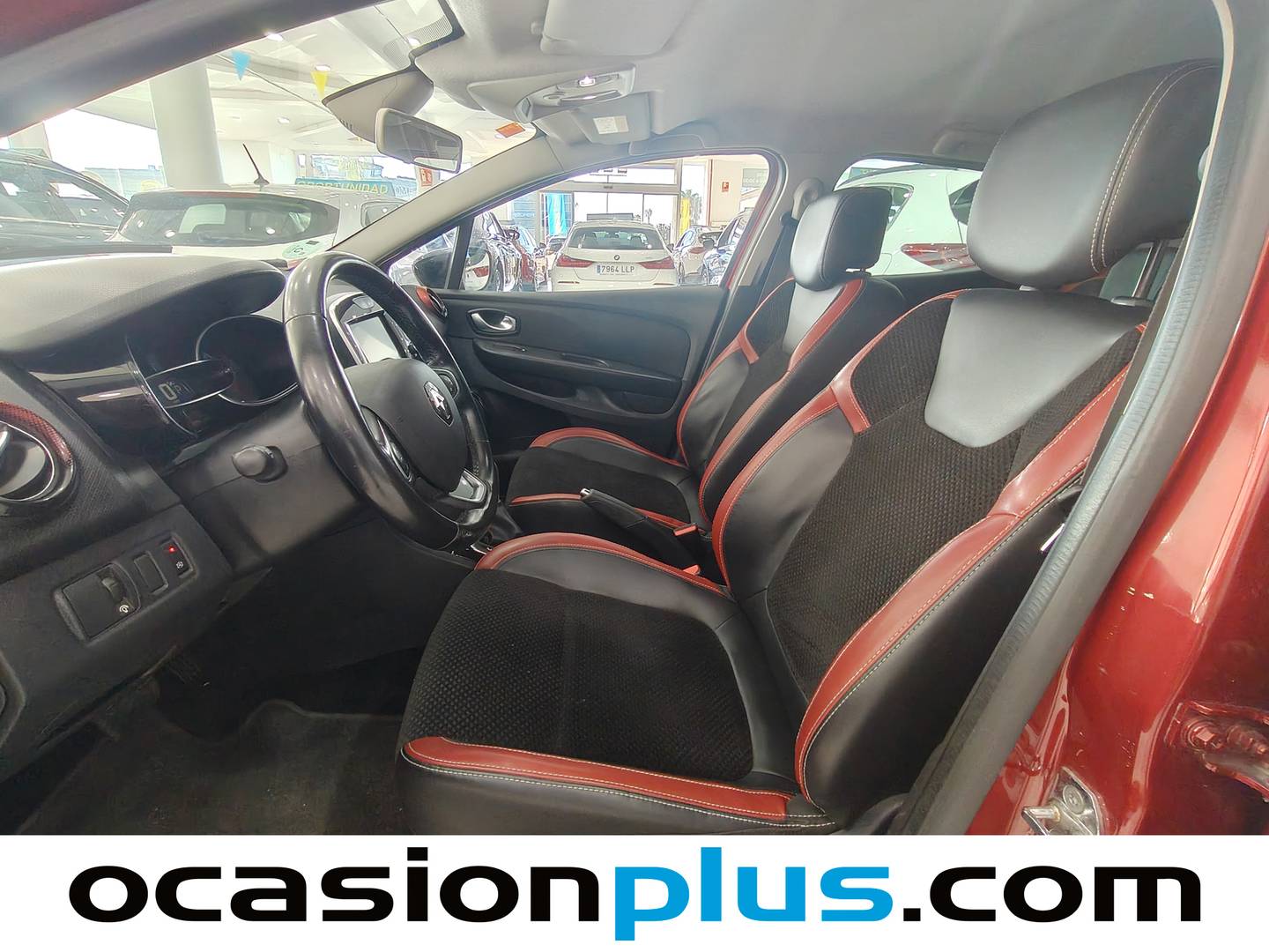 Foto asientos delanteros Renault Clio Renault Clio dCi 90 Wolfnoir Energy EDC (90 CV)
