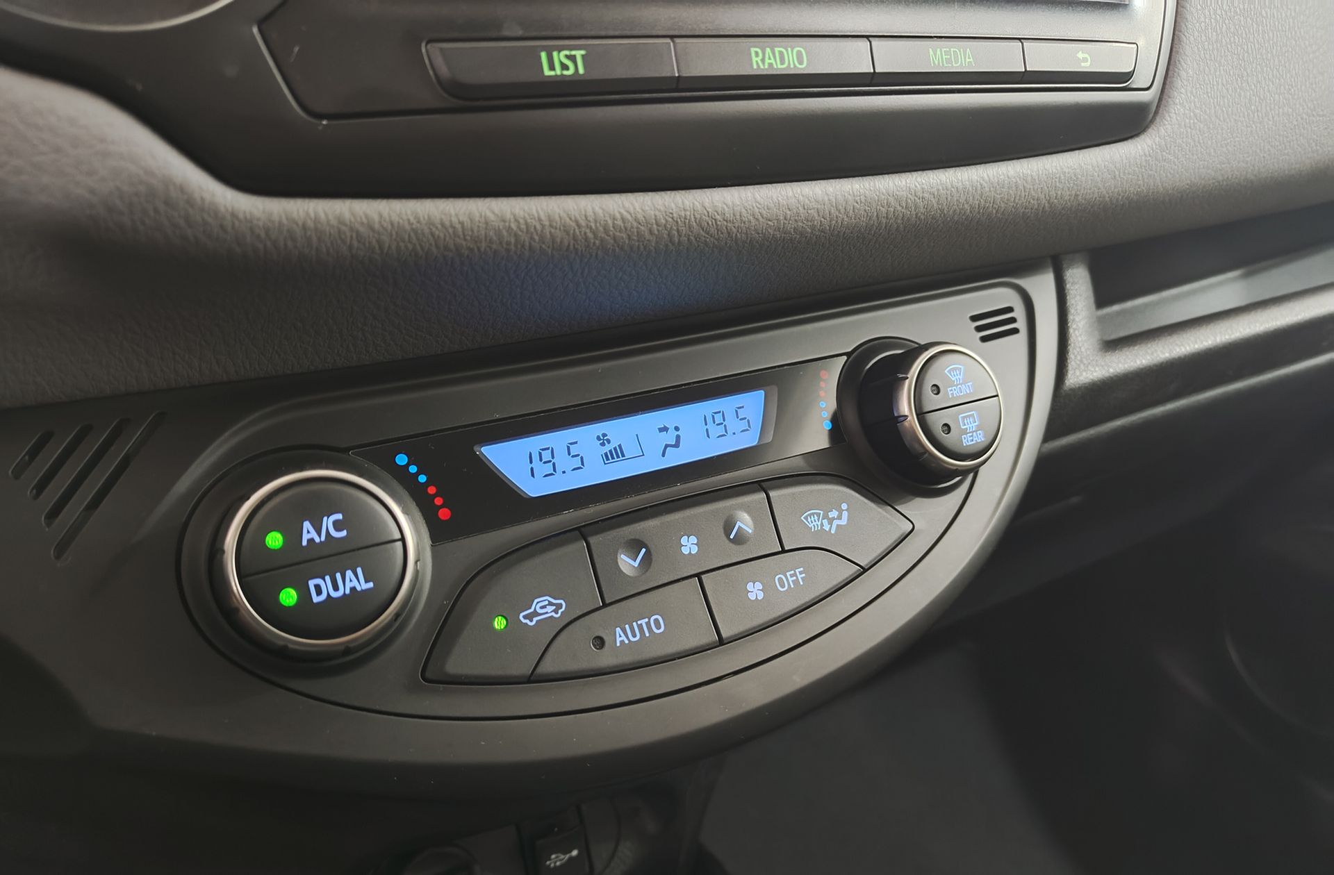 Toyota Yaris 1.5 Hybrid Active - foto 22