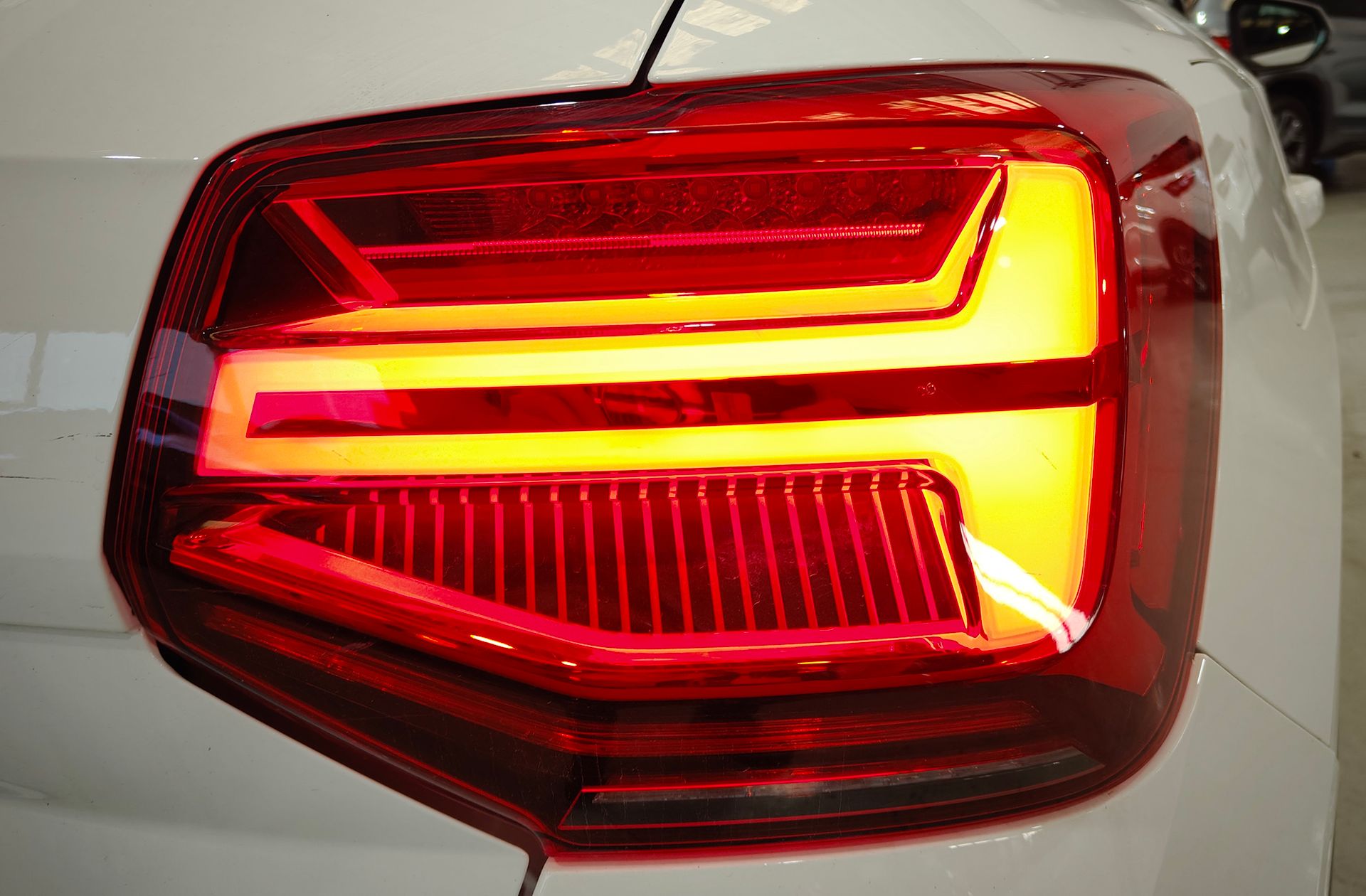 Audi Q2 Advanced 35 TFSI S tronic - foto 14