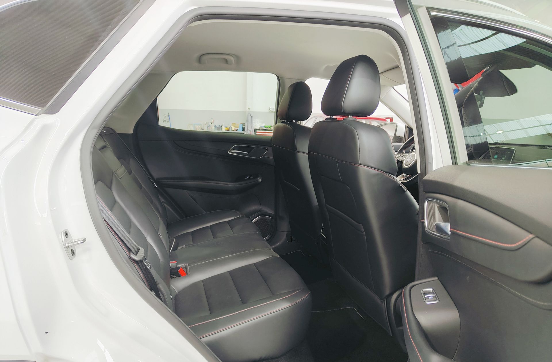 MG HS 1.5 Turbo GDI Comfort DCT - foto 17