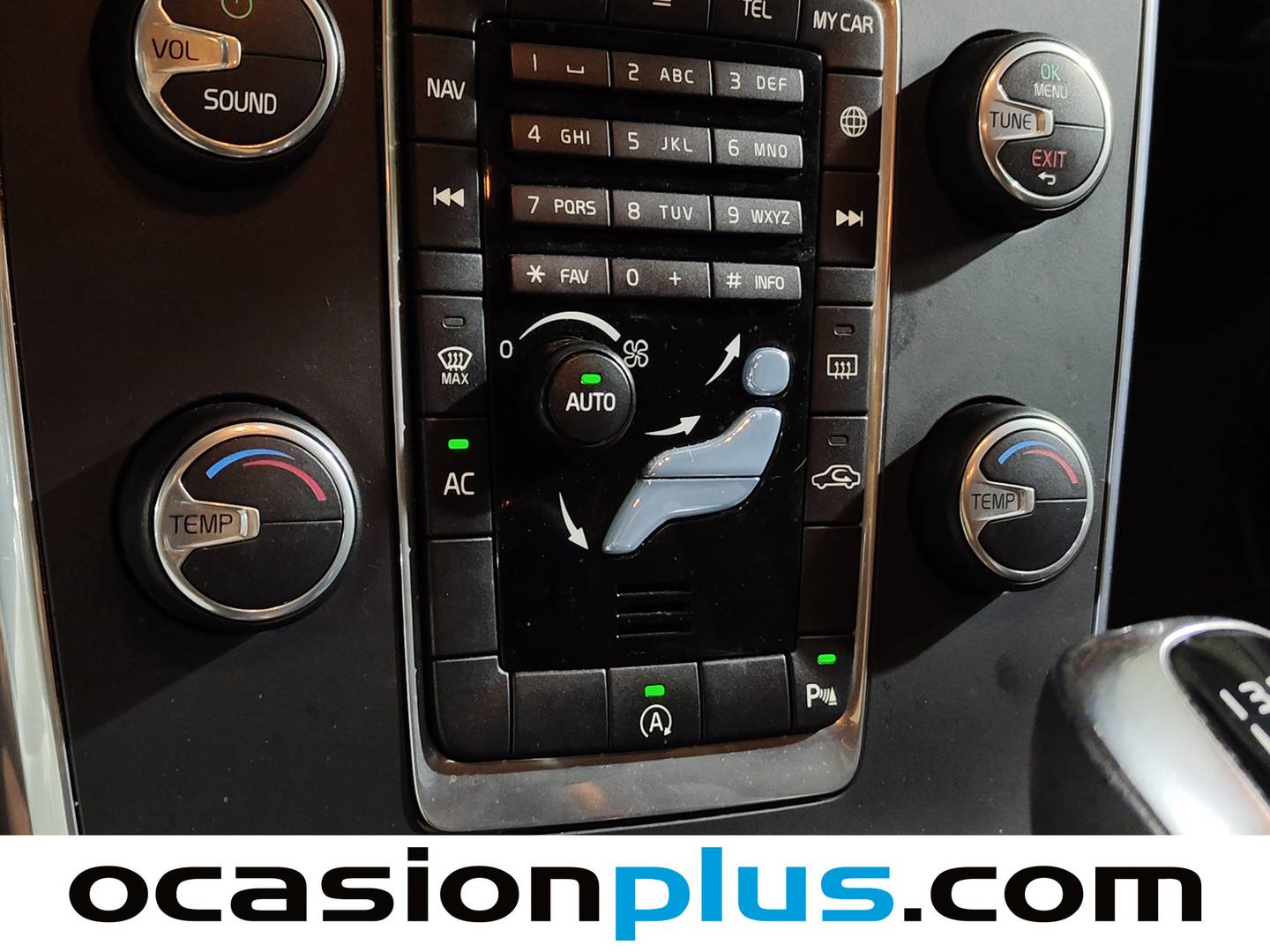 Foto Volvo V60 Cross Country Volvo V60 Cross Country Cross Country D3 Kinetic (150 CV)