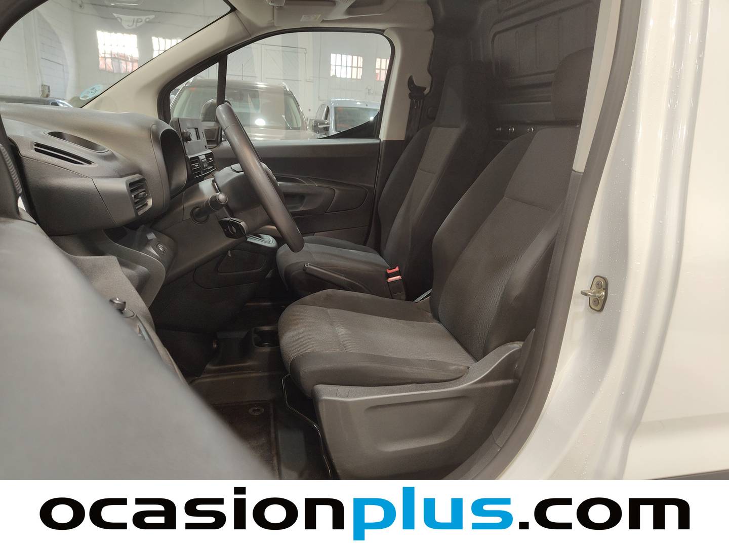 Foto asientos delanteros Citroën Berlingo Citroën Berlingo Furgon BlueHDi 100 Talla M Control (102 CV)
