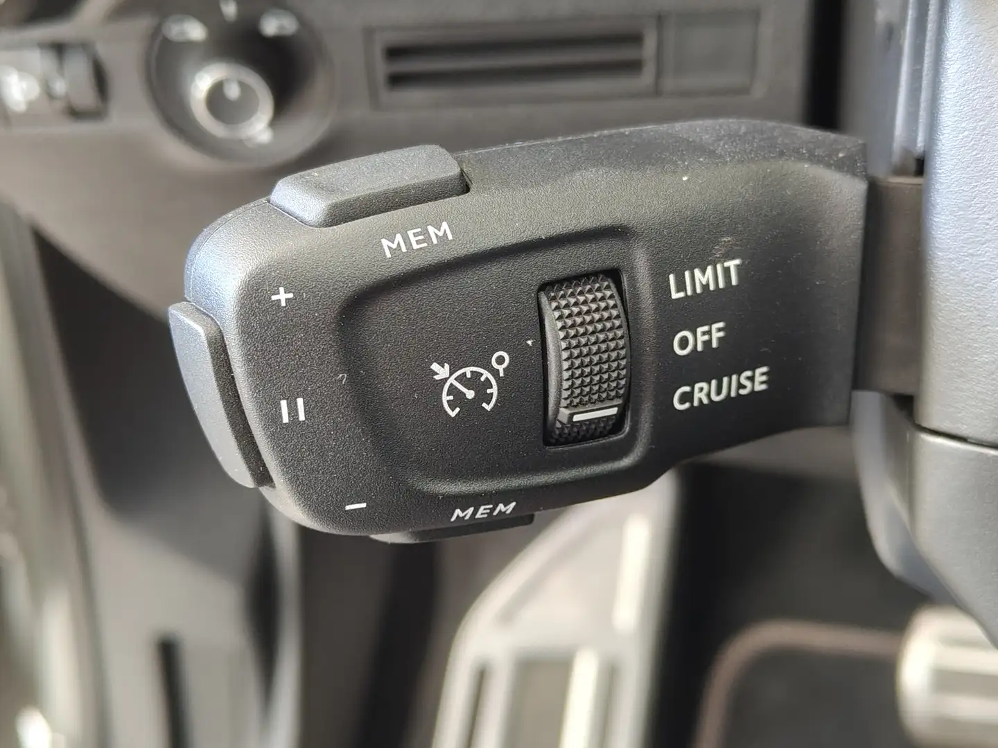 Foto DS DS 7 DS DS7 Crossback BlueHDi 130 Performance Line Auto (130 CV)