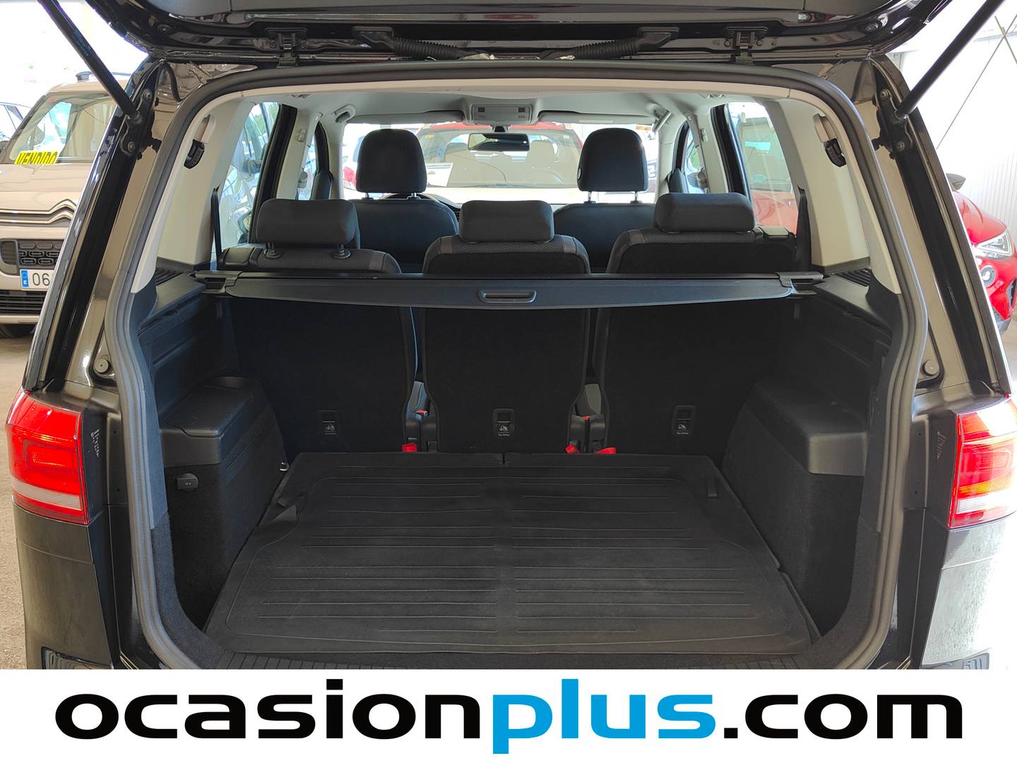 Volkswagen Touran Volkswagen Touran Business 1.6 TDI (115 CV) 7 Plazas de segunda mano