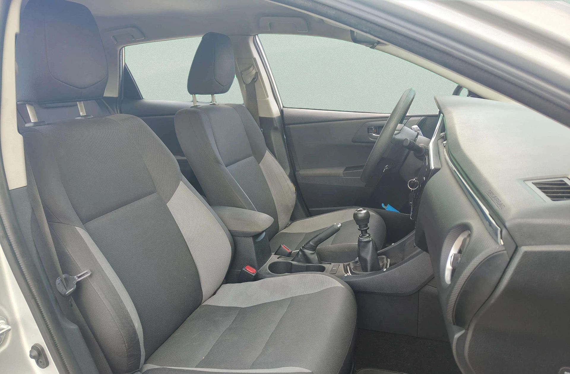 Toyota Auris 90D Business - foto 14