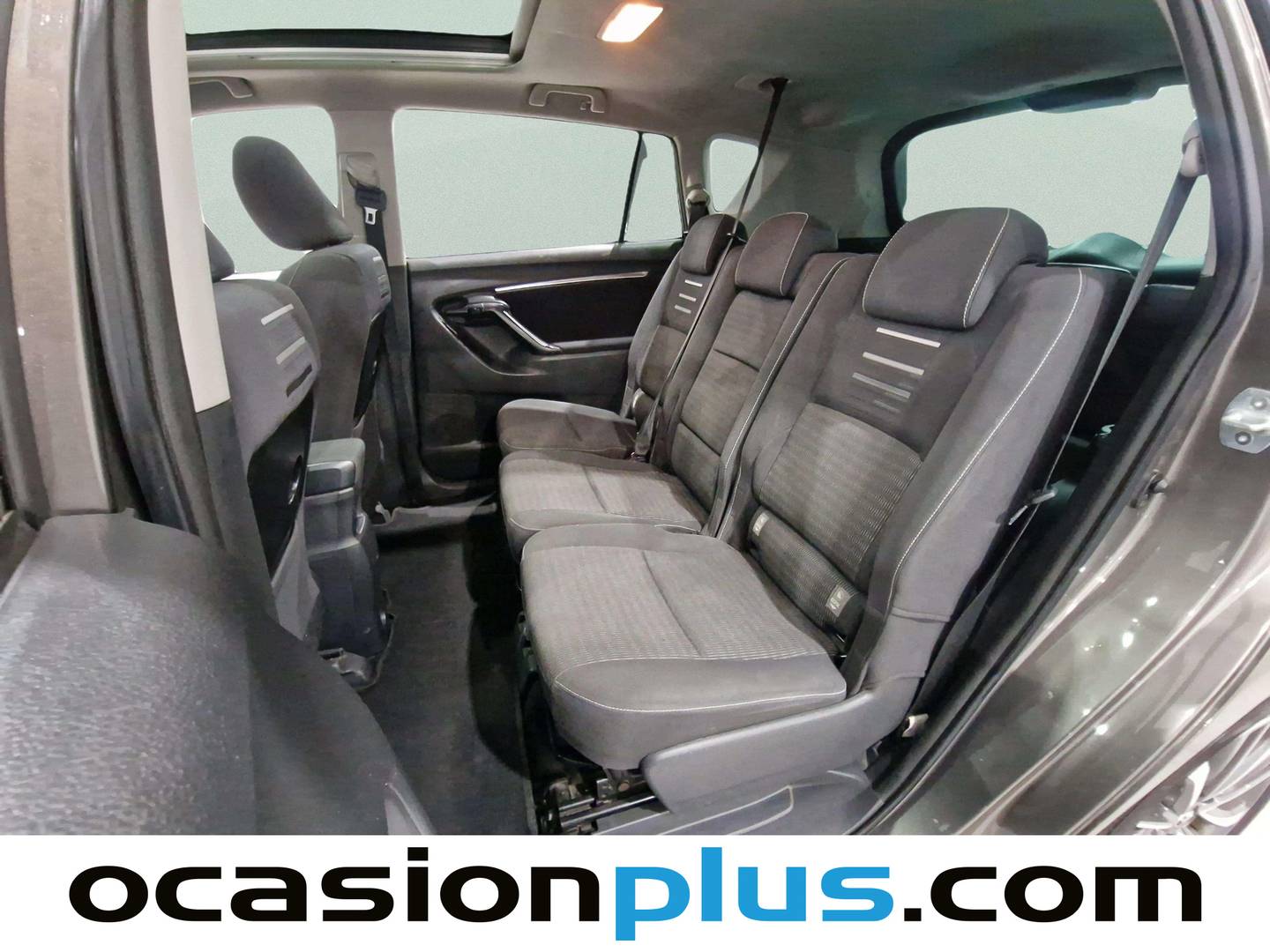 Foto asientos traseros Toyota Verso Toyota Verso 115D Advance (112 CV)
