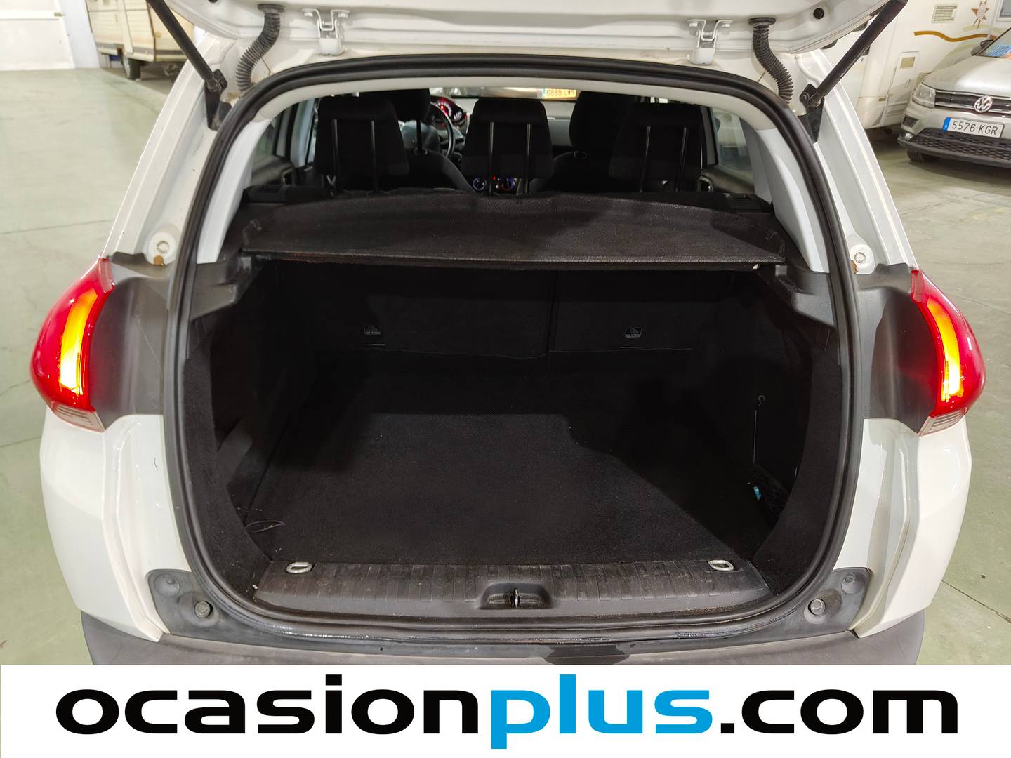Foto asientos delanteros Peugeot 2008 Peugeot 2008 VTI 82 Style (82 CV)