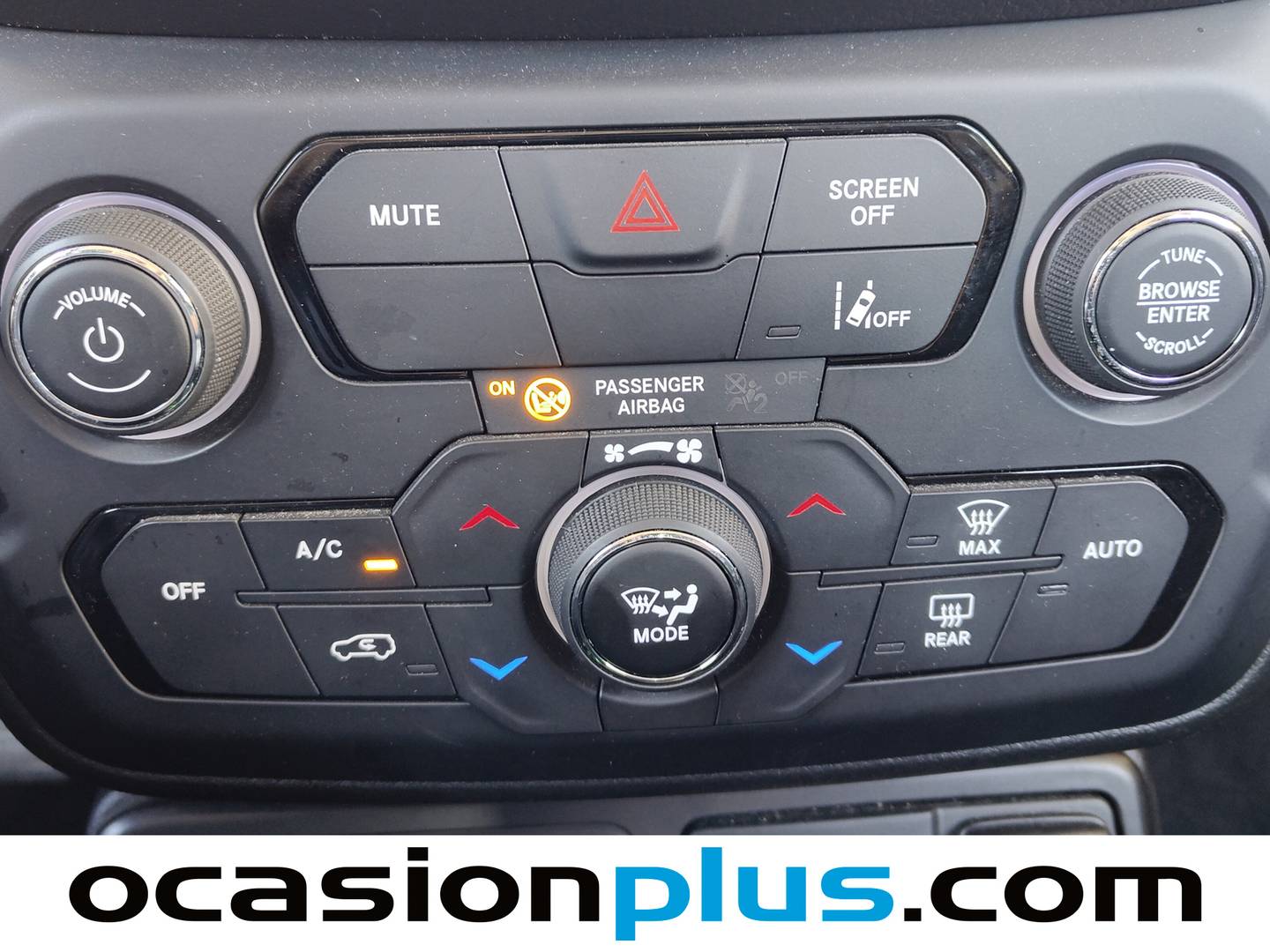 Foto Jeep Renegade Jeep Renegade eHybrid 1.5 Night Eagle ATX (130 CV)