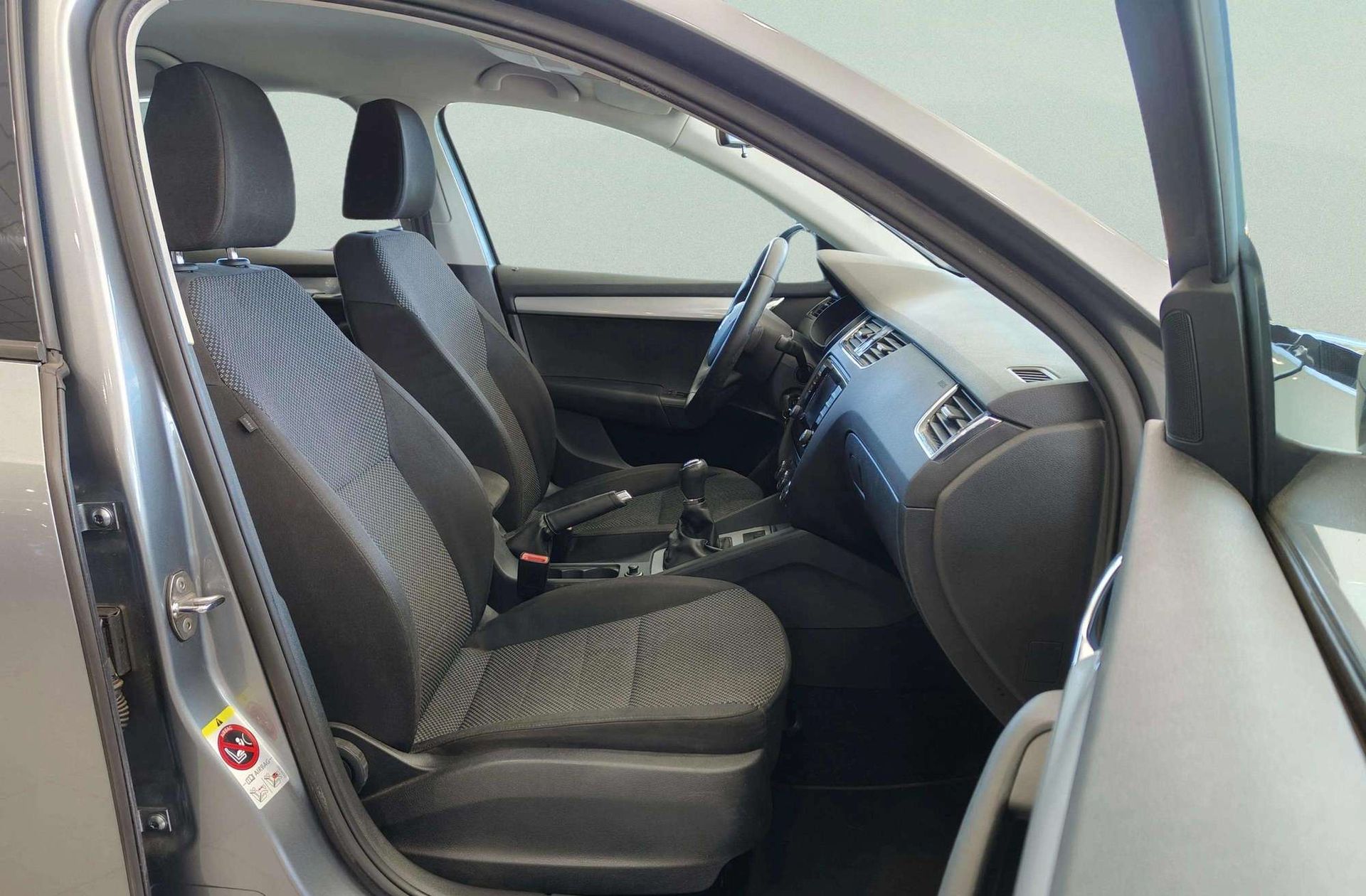 Škoda Octavia 1.6 TDI CR Ambition - foto 14
