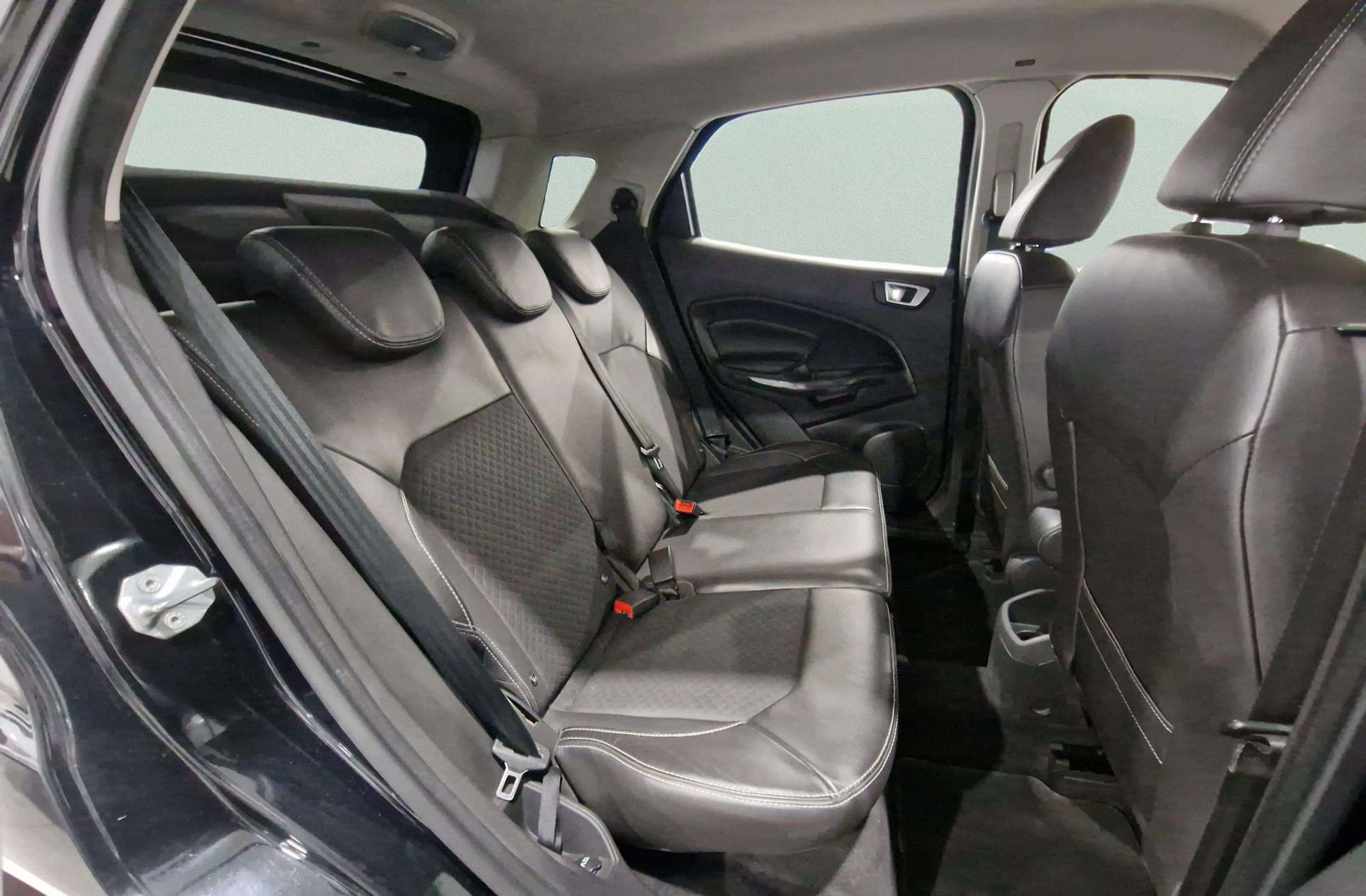 Ford EcoSport 1.5 TDCi Titanium - foto 16