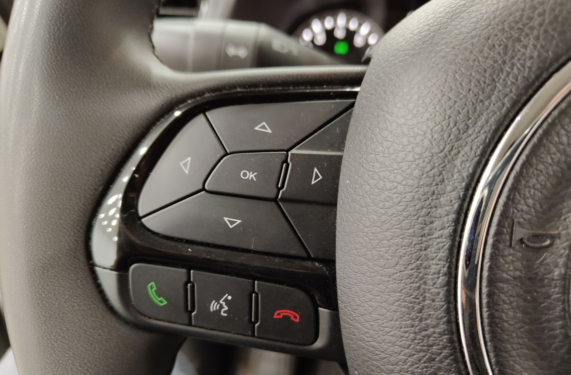 Jeep Renegade eHybrid Night Eagle ATX - foto 21